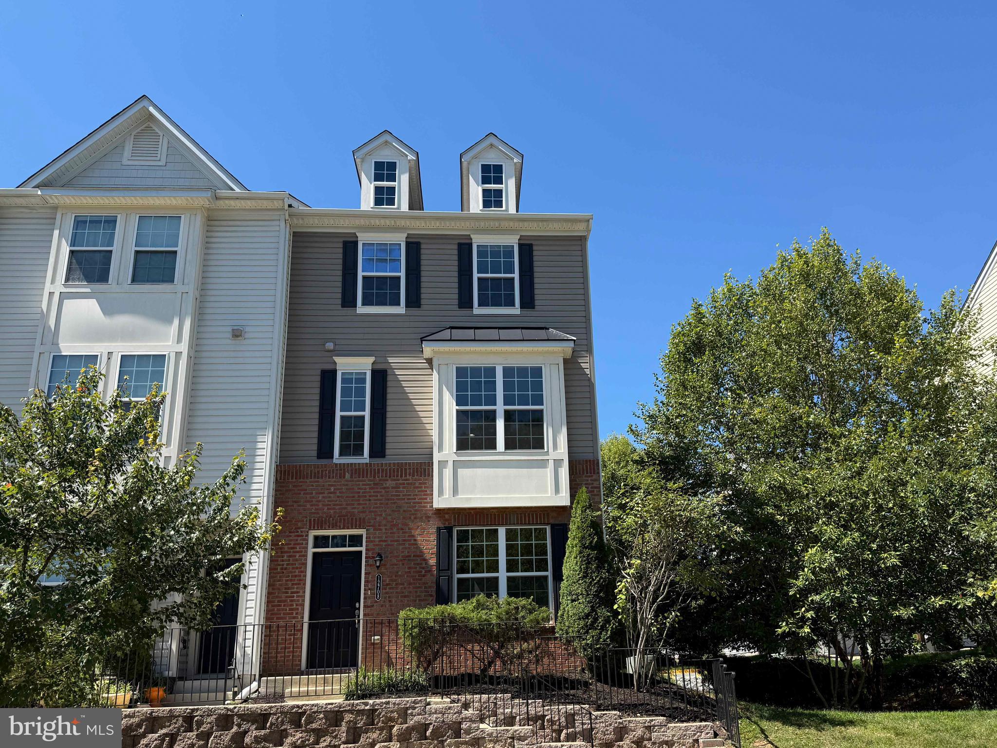 SENECA HILL - Residential Lease