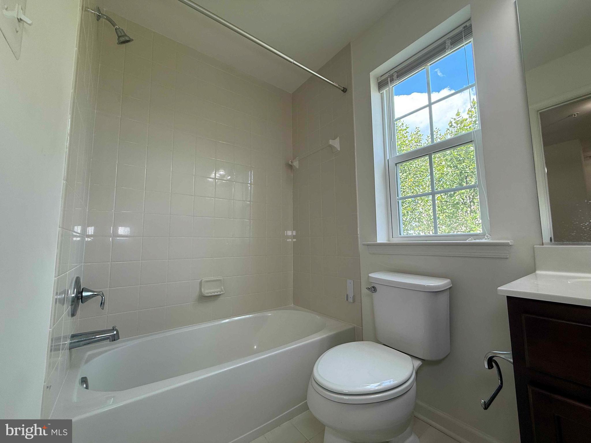 SENECA HILL - Residential Lease