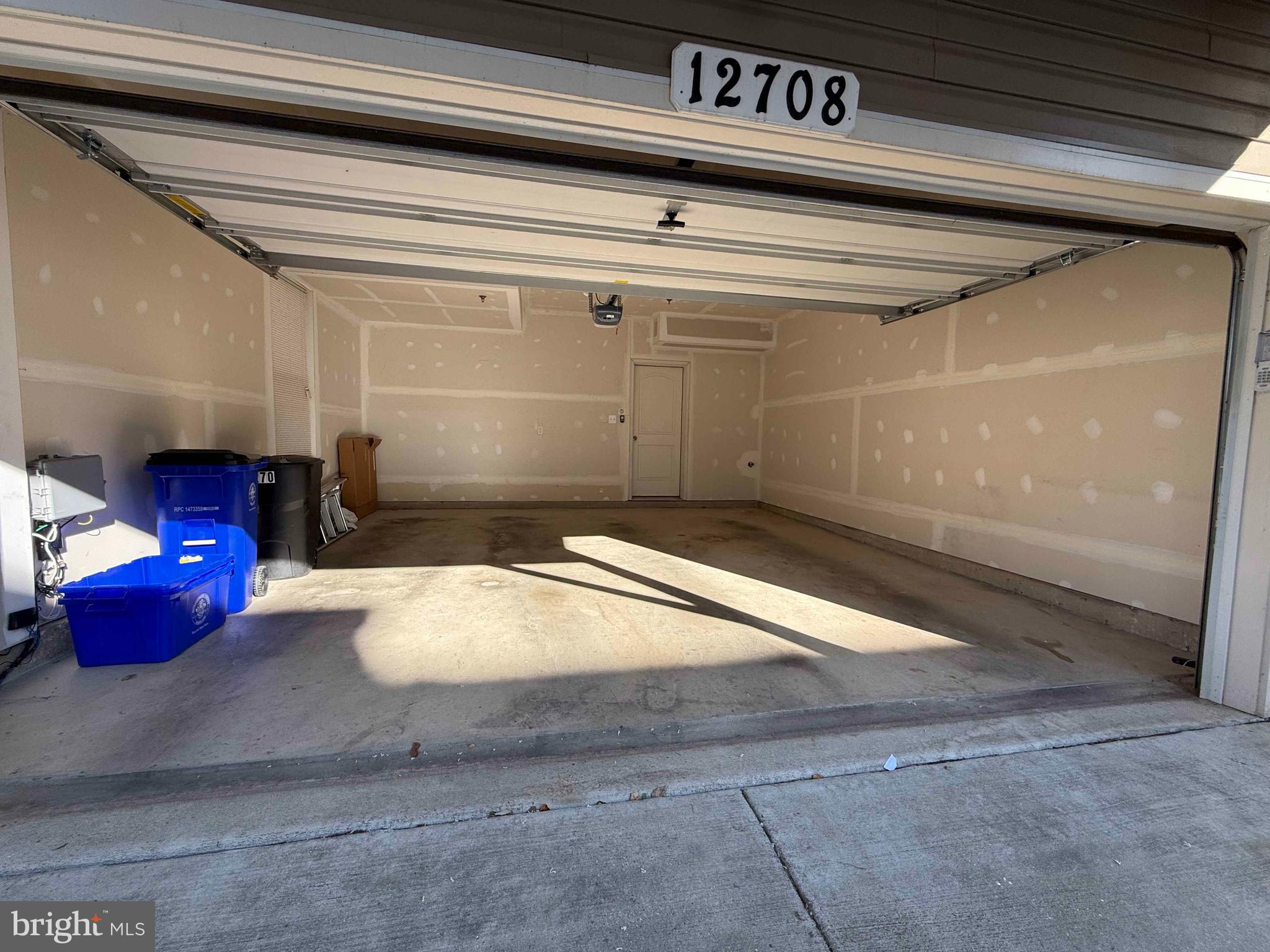 SENECA HILL - Residential Lease