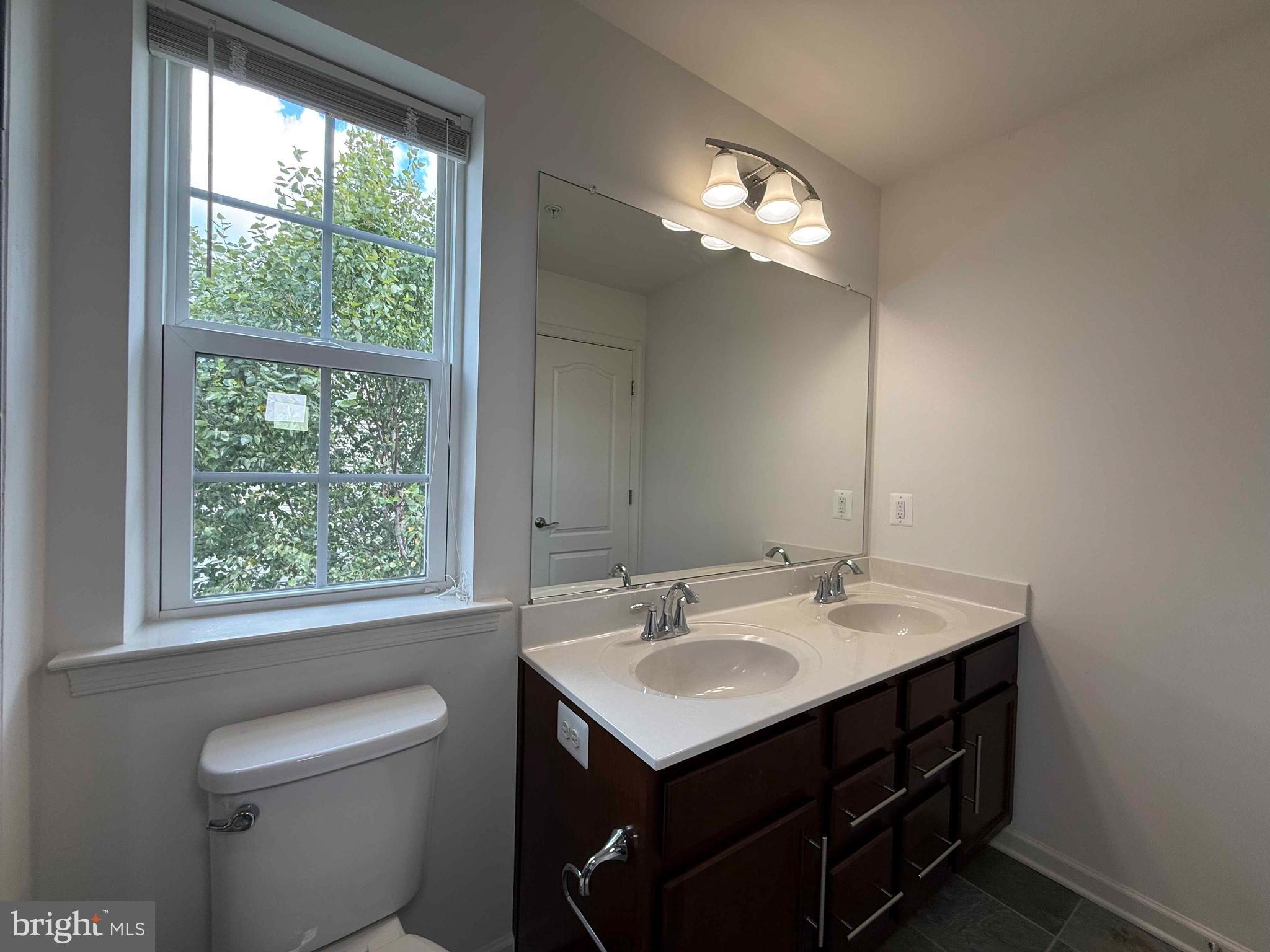 SENECA HILL - Residential Lease