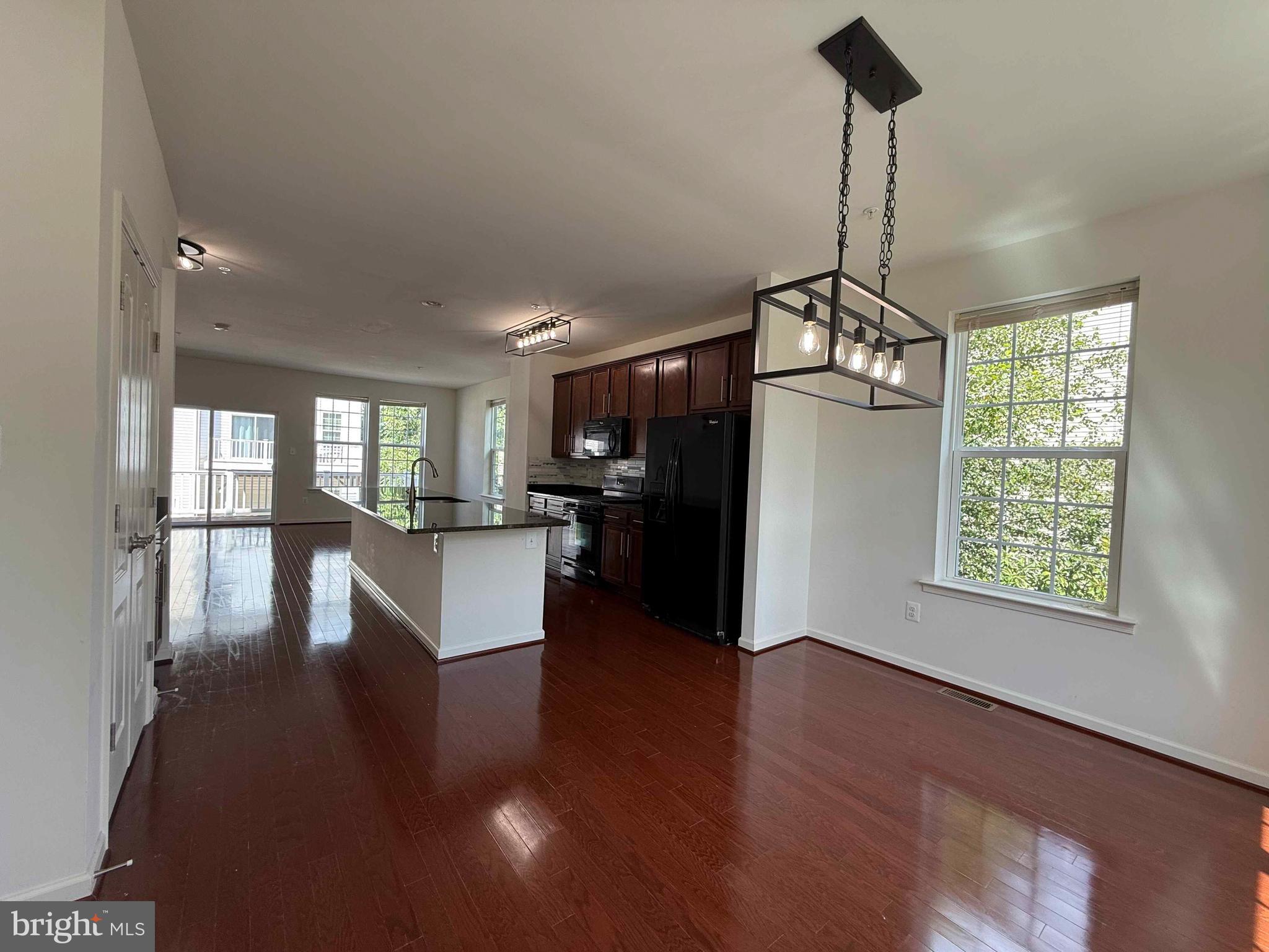 SENECA HILL - Residential Lease