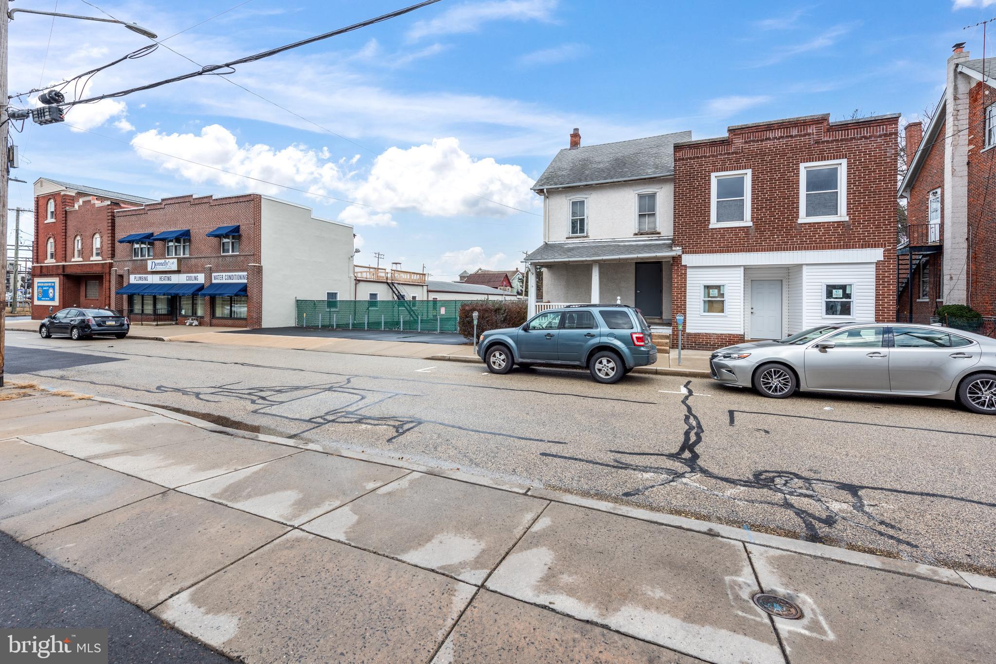33 W 2ND STREET