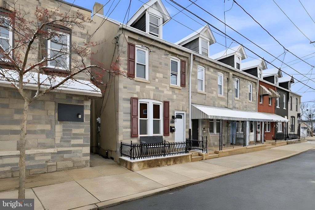 Photo of 109 Fairview Avenue, LANCASTER, PA 17603 (MLS # PALA2082118)