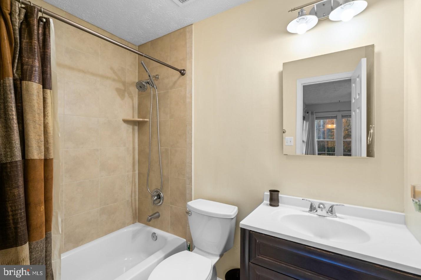 ROCKBURN COMMONS - Residential Lease