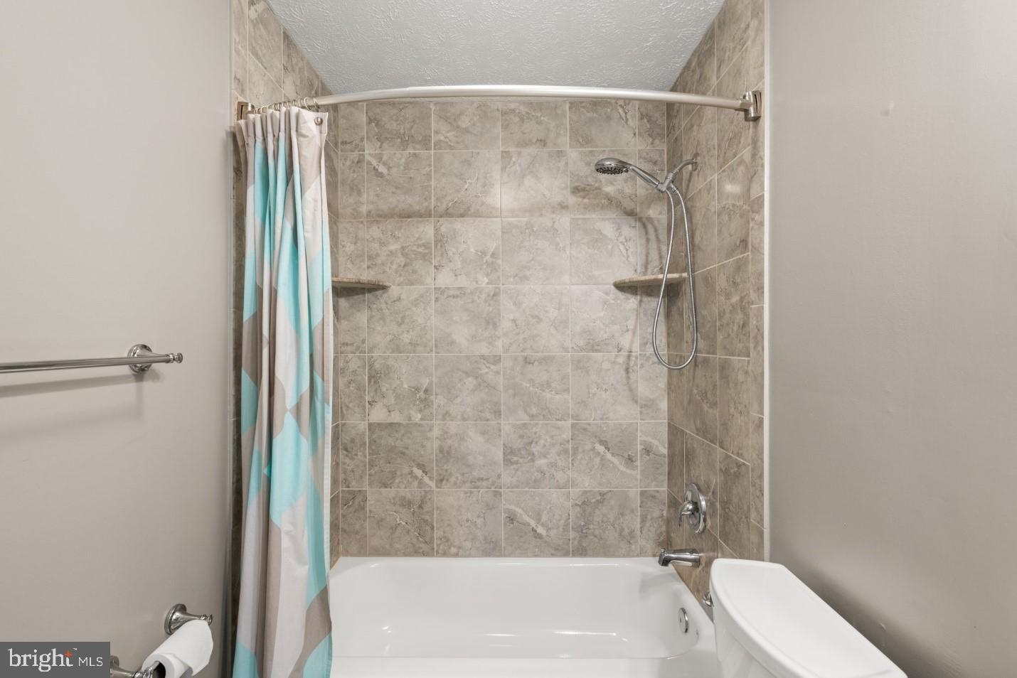 ROCKBURN COMMONS - Residential Lease