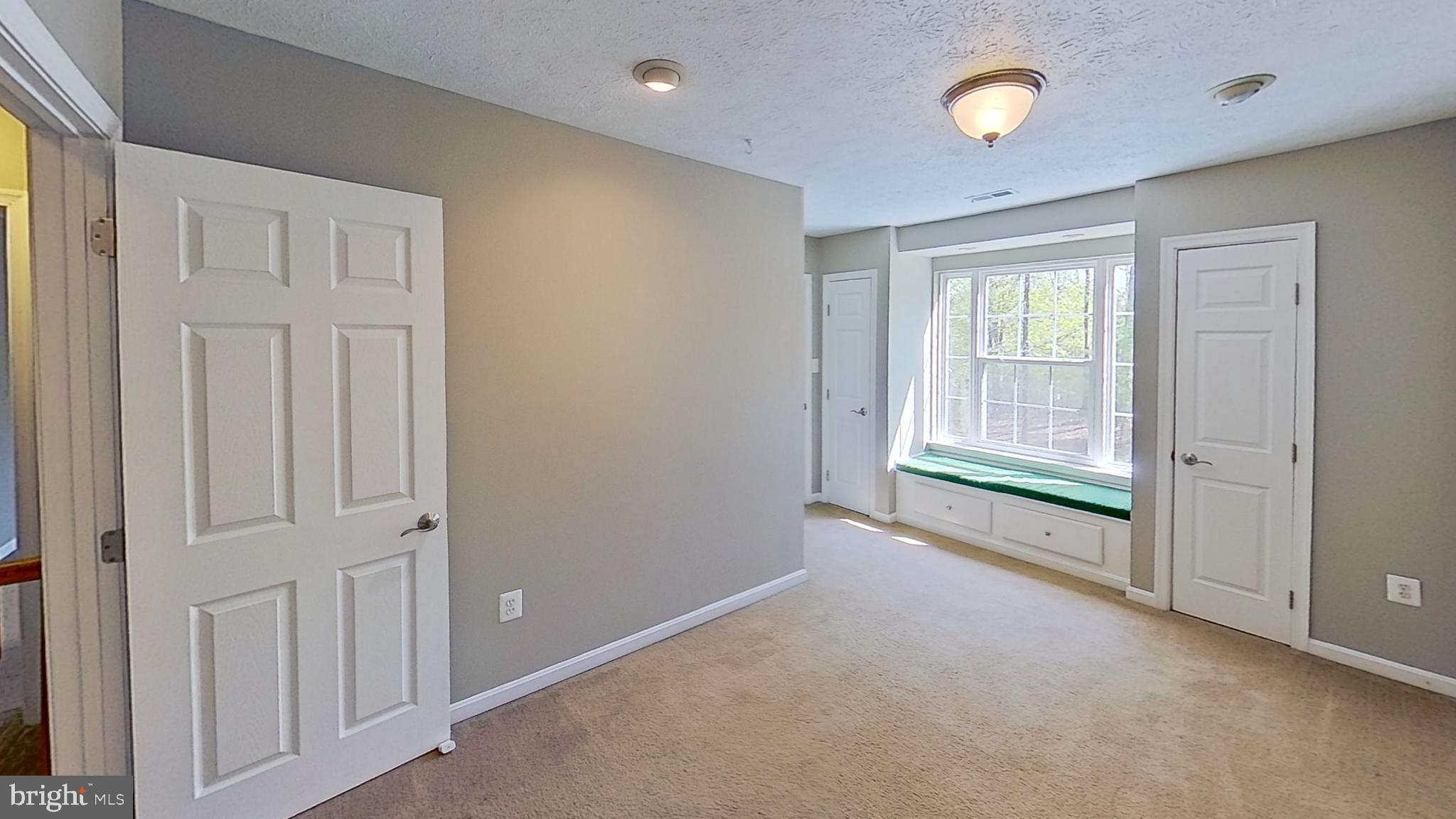 EASTERN HILLS SUB - Residential Lease