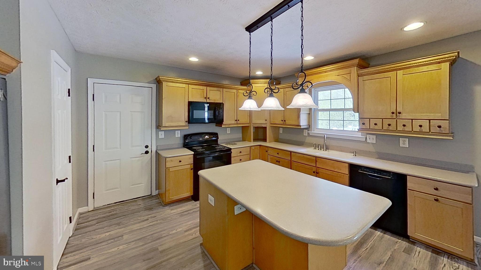 EASTERN HILLS SUB - Residential Lease