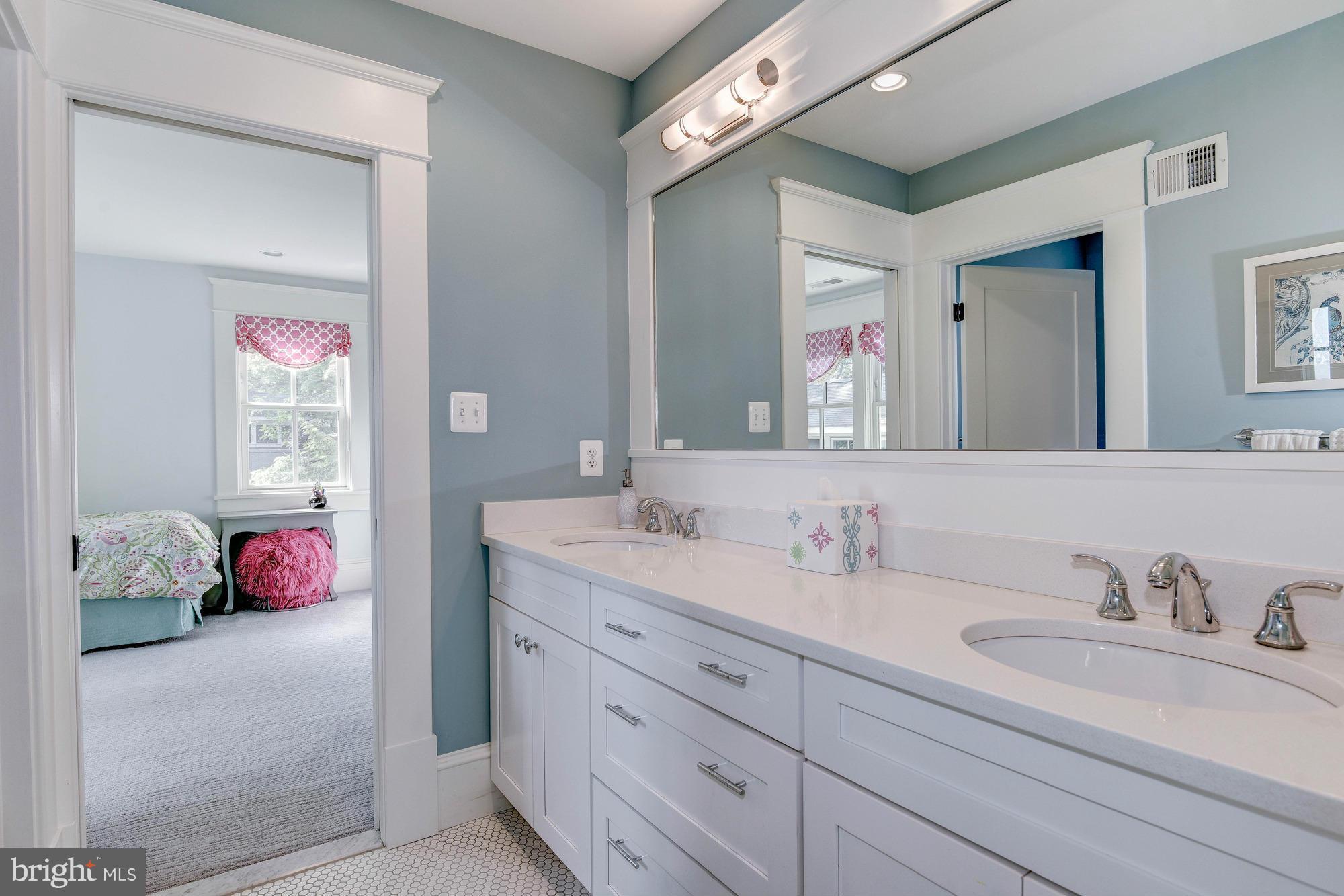 YORKTOWN - Residential