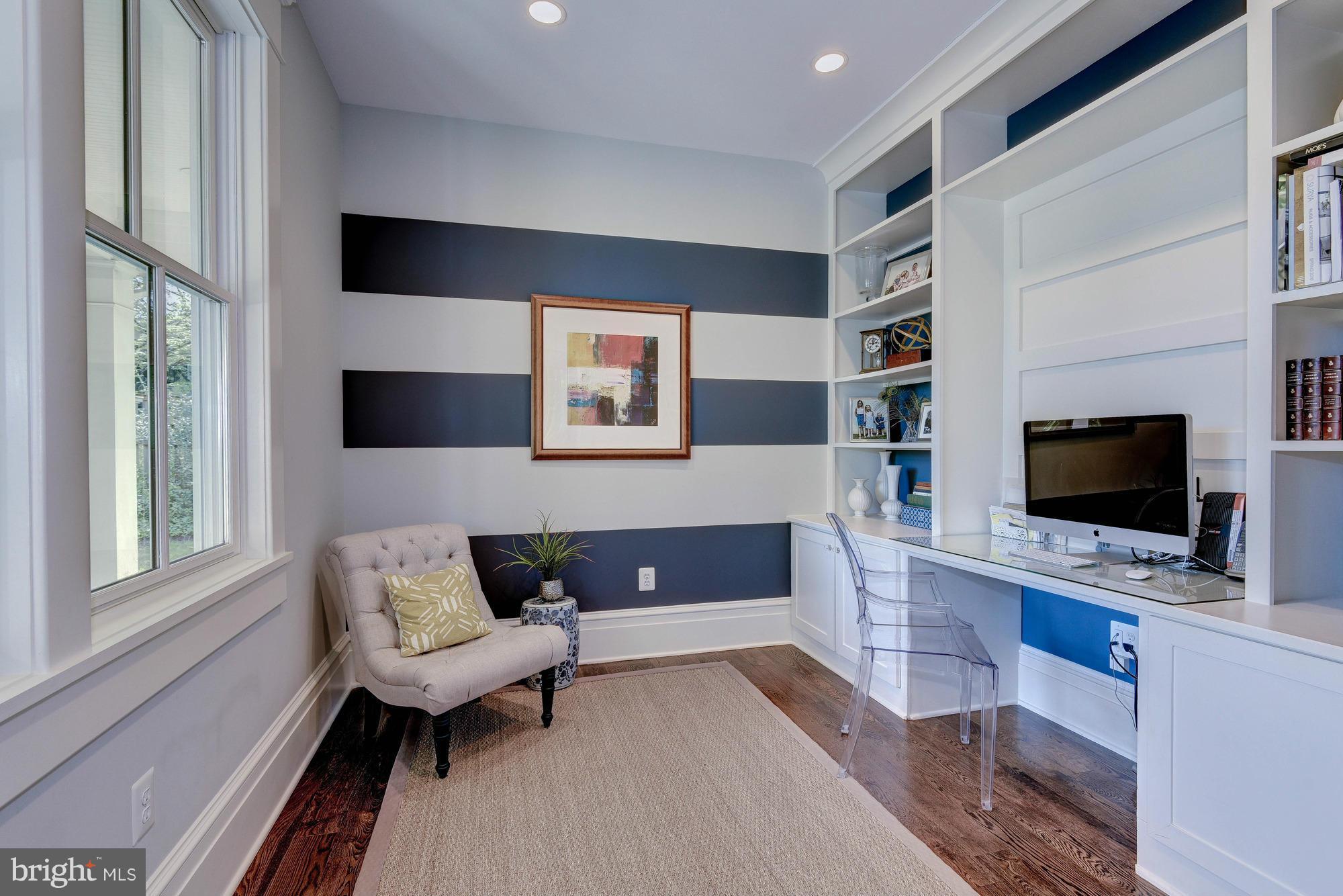 YORKTOWN - Residential