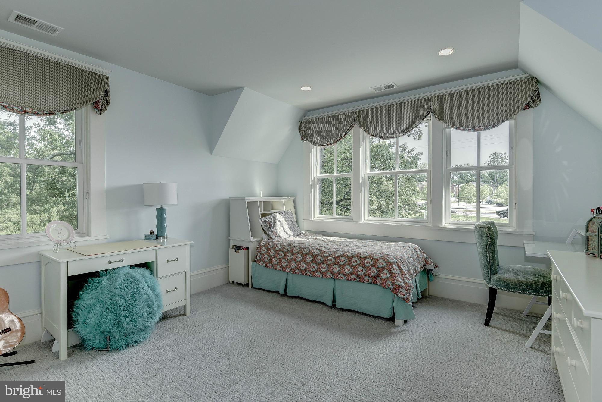 YORKTOWN - Residential