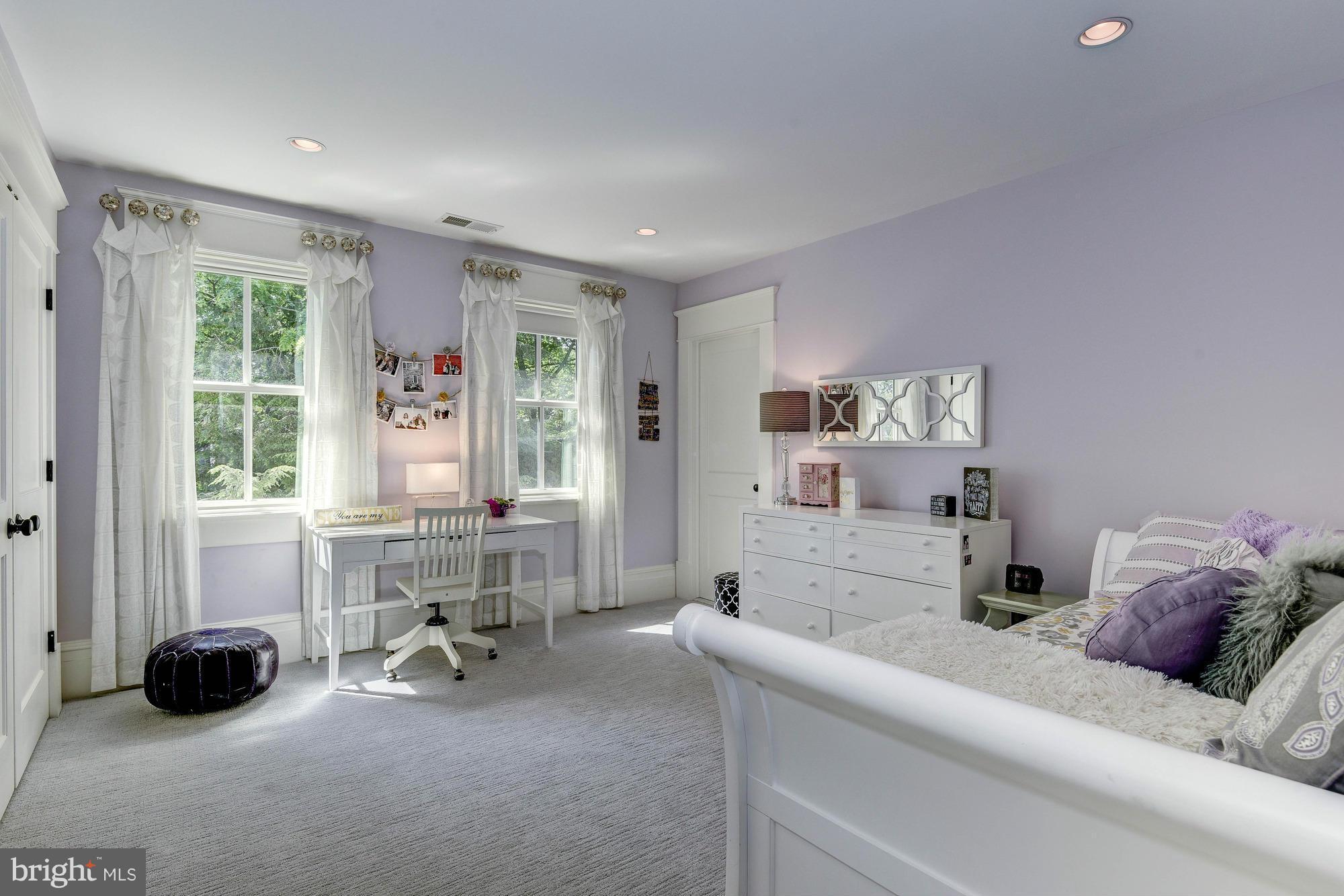 YORKTOWN - Residential