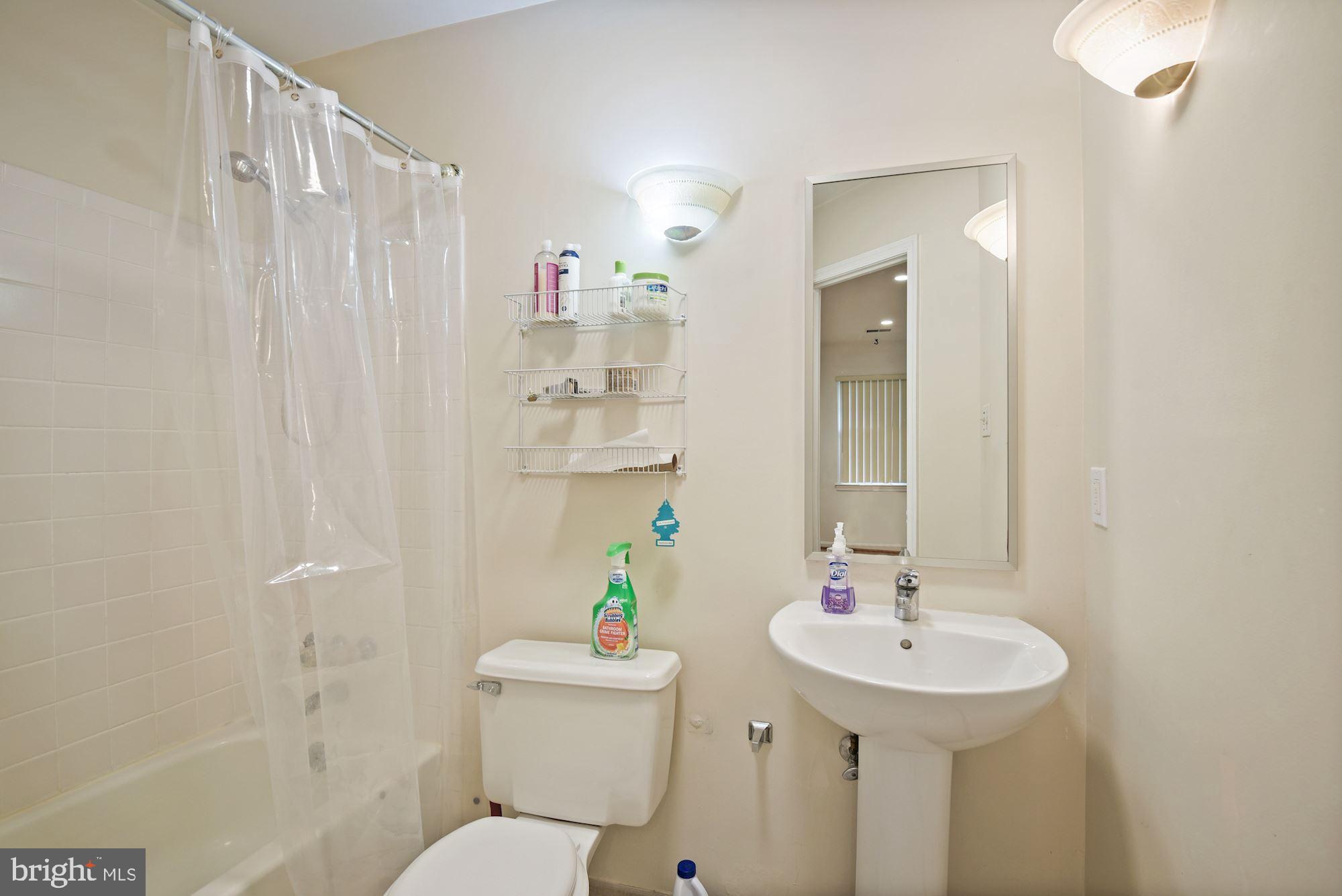 LAKESHORE - Residential Lease