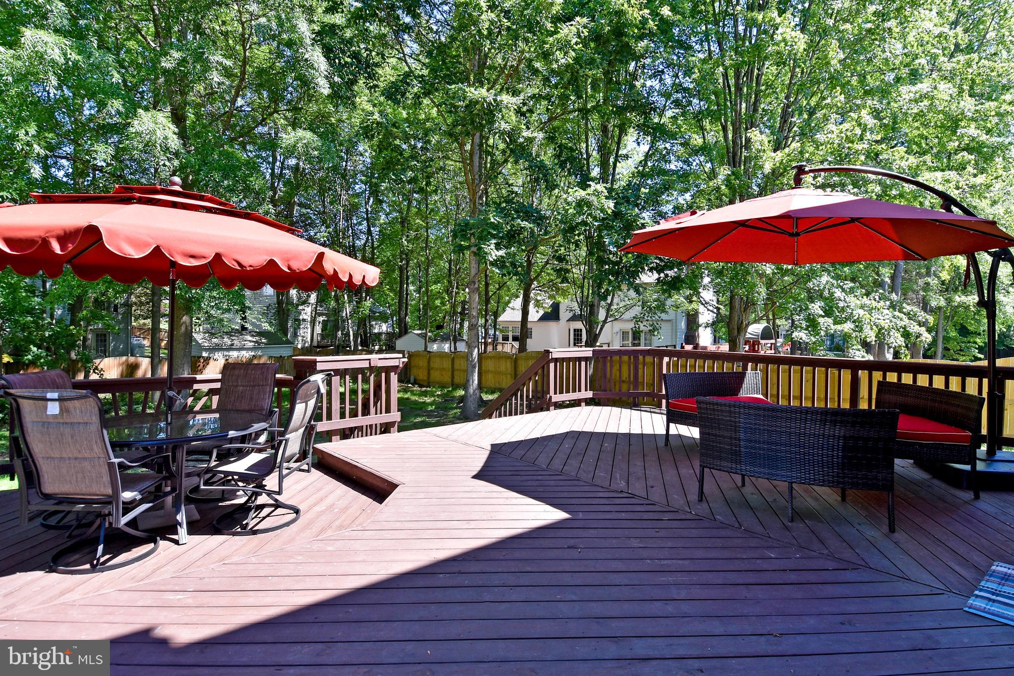 CRYSTAL LAKE - Residential