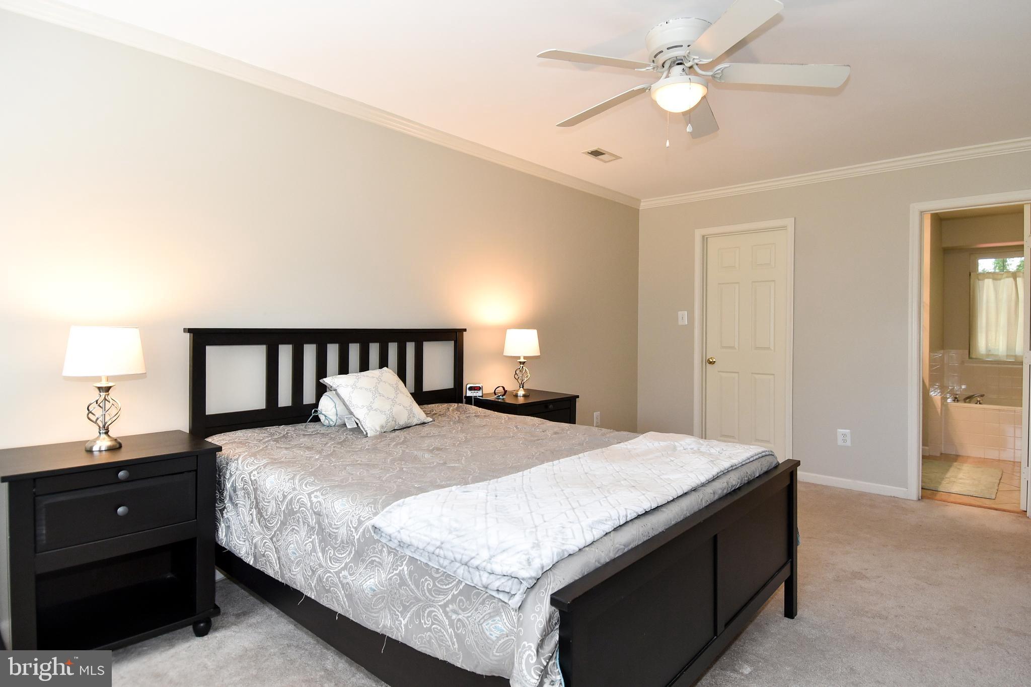 CRYSTAL LAKE - Residential