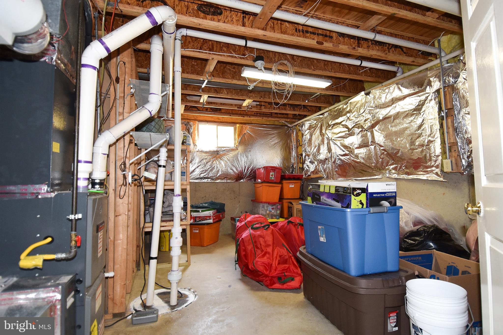 CRYSTAL LAKE - Residential