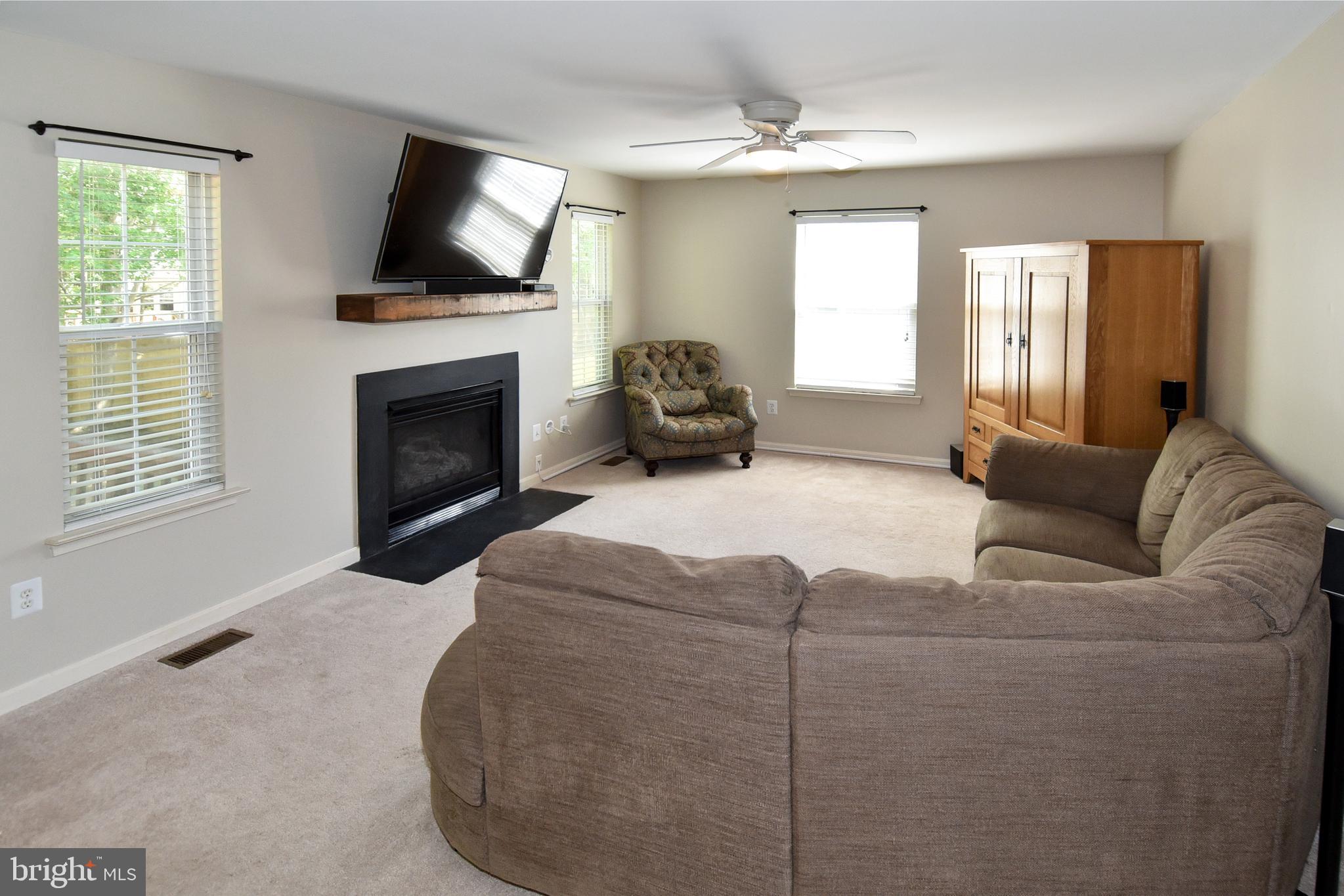 CRYSTAL LAKE - Residential