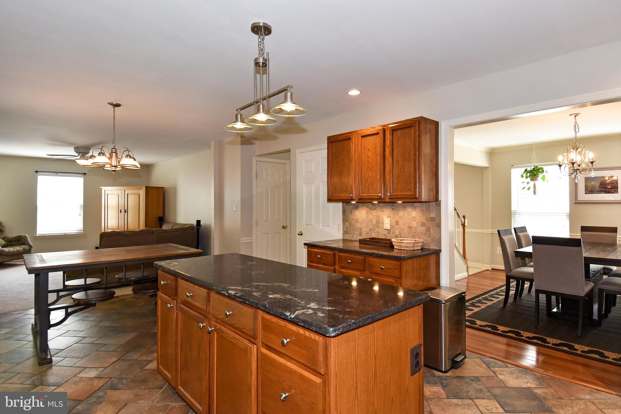 CRYSTAL LAKE - Residential