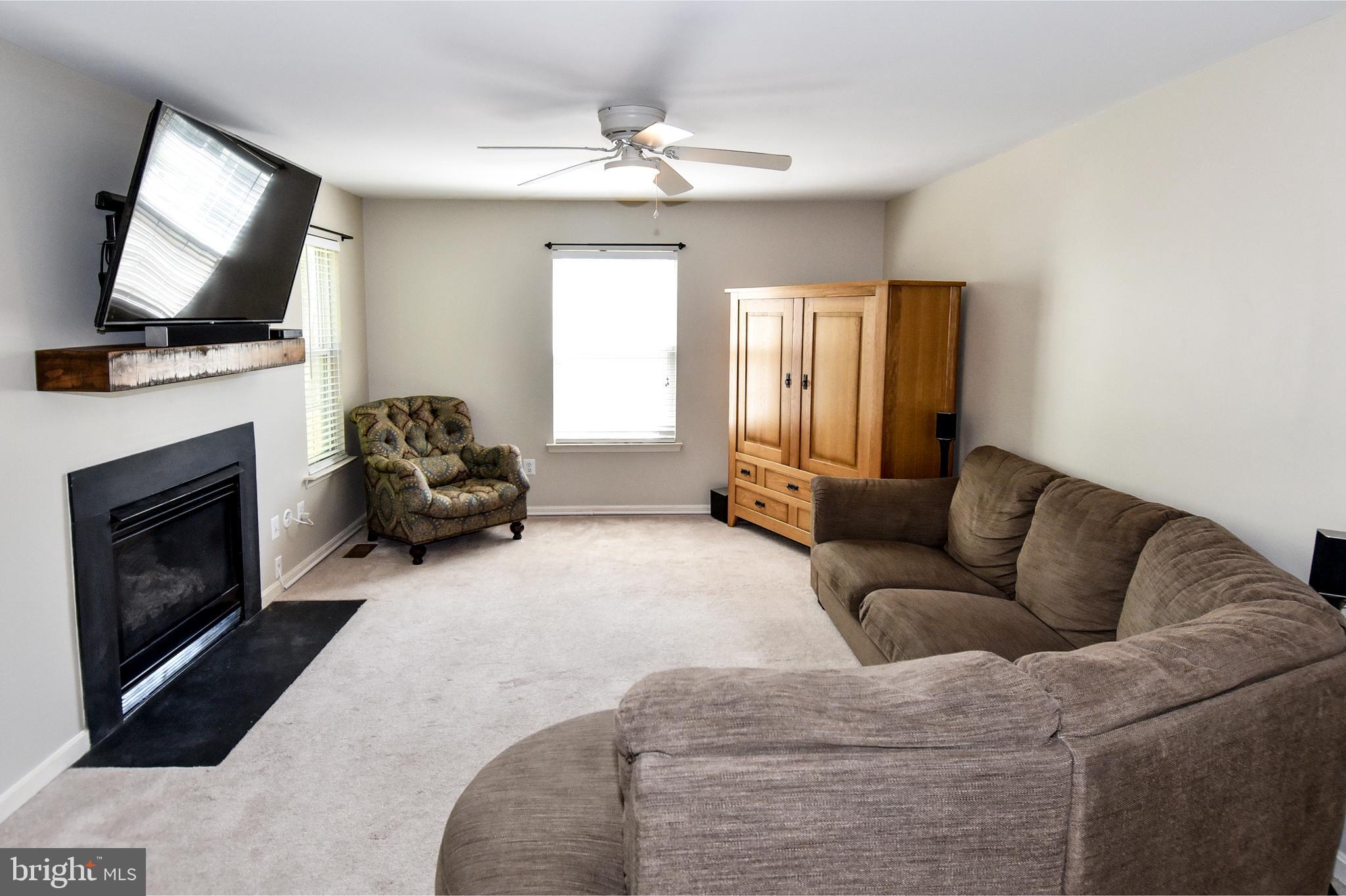 CRYSTAL LAKE - Residential