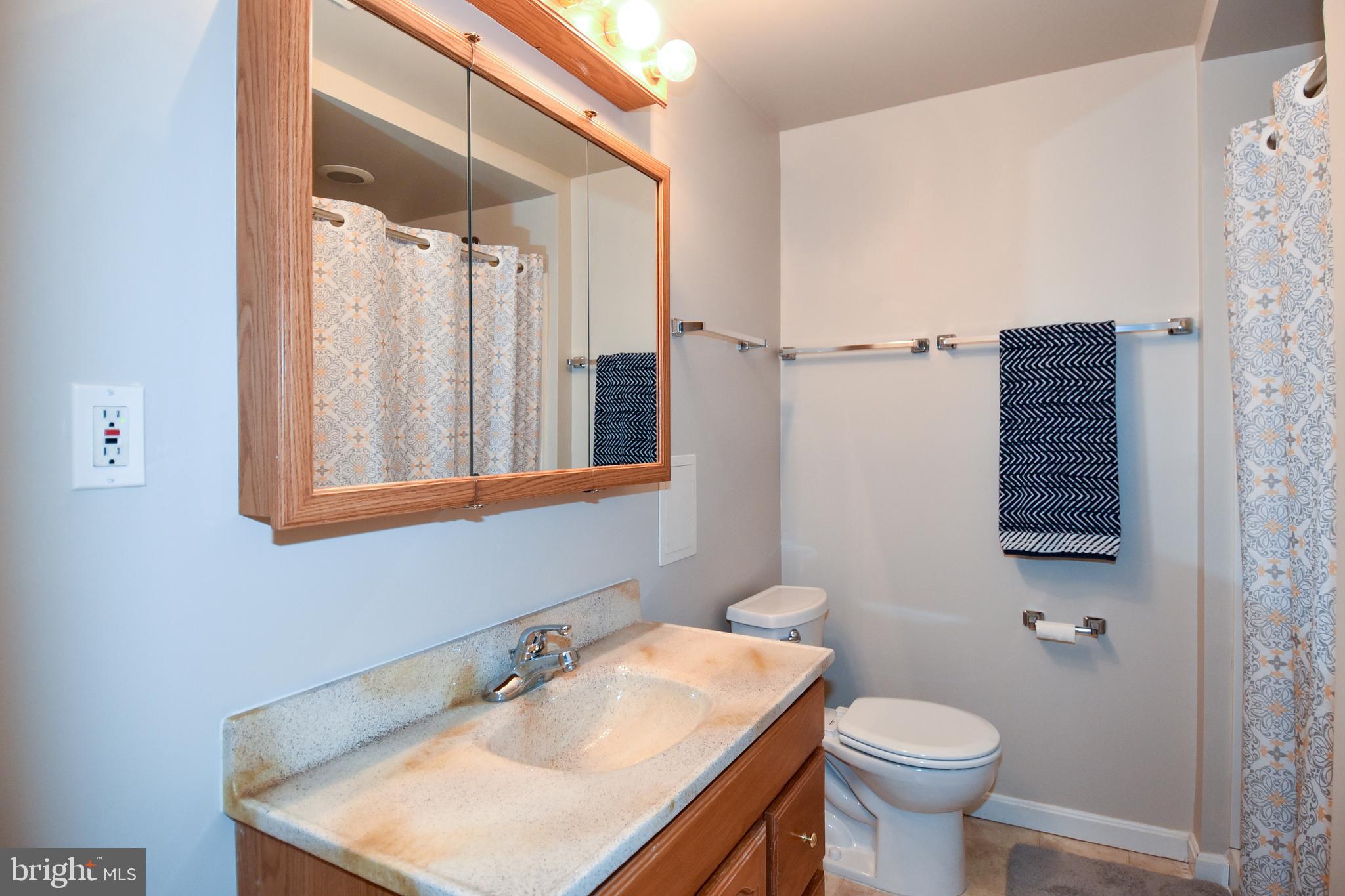 CRYSTAL LAKE - Residential