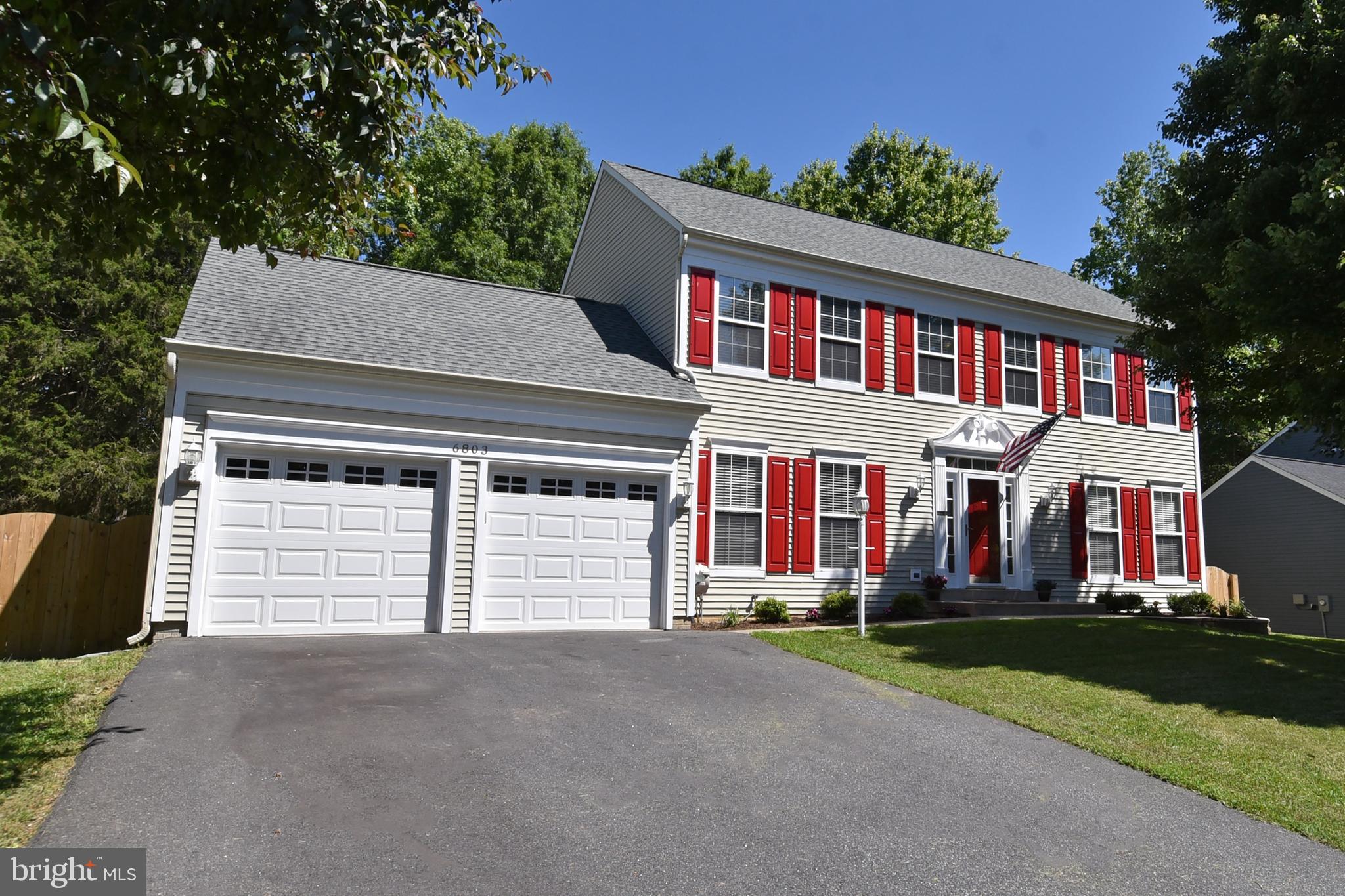 CRYSTAL LAKE - Residential