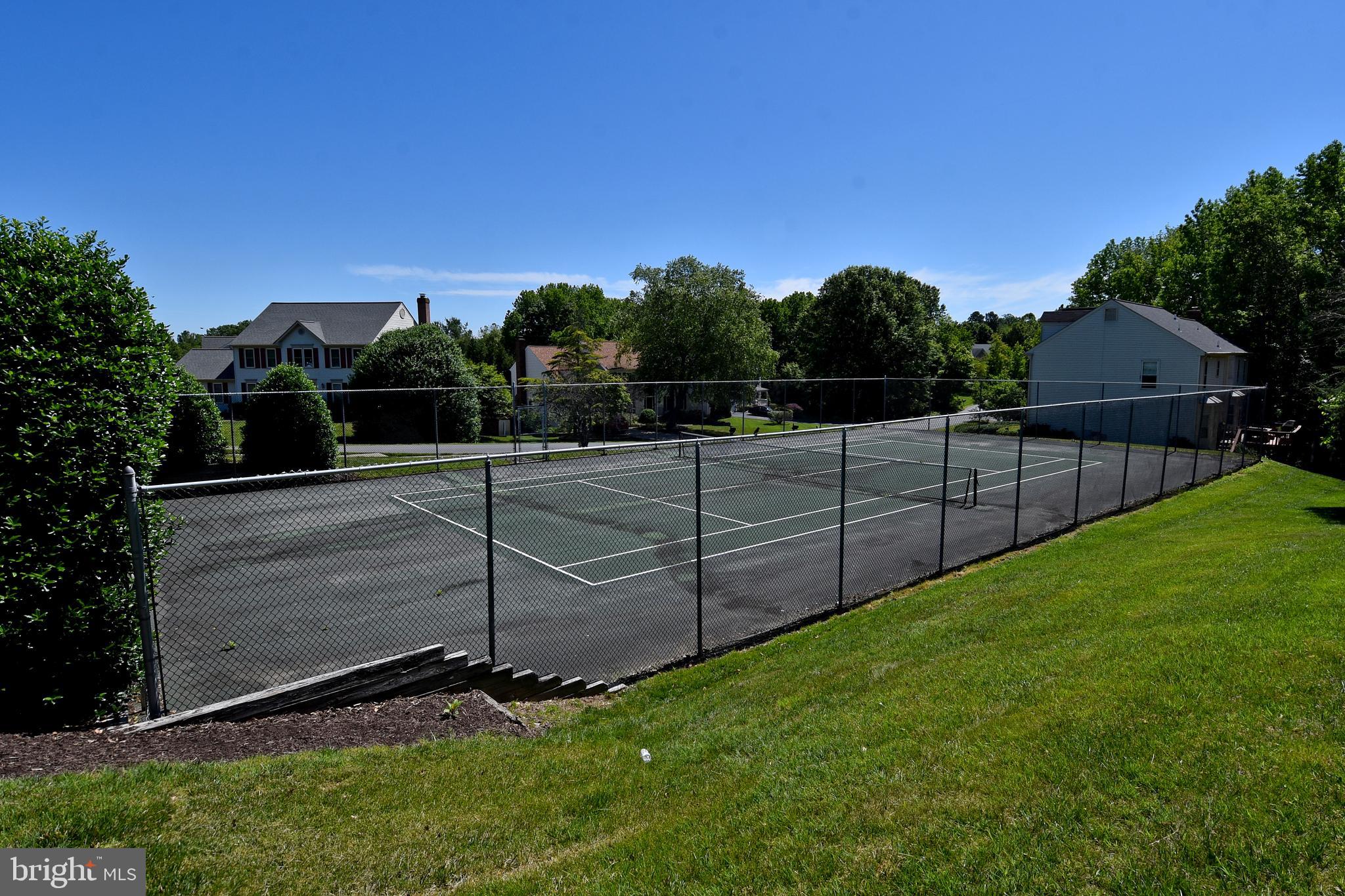 CRYSTAL LAKE - Residential