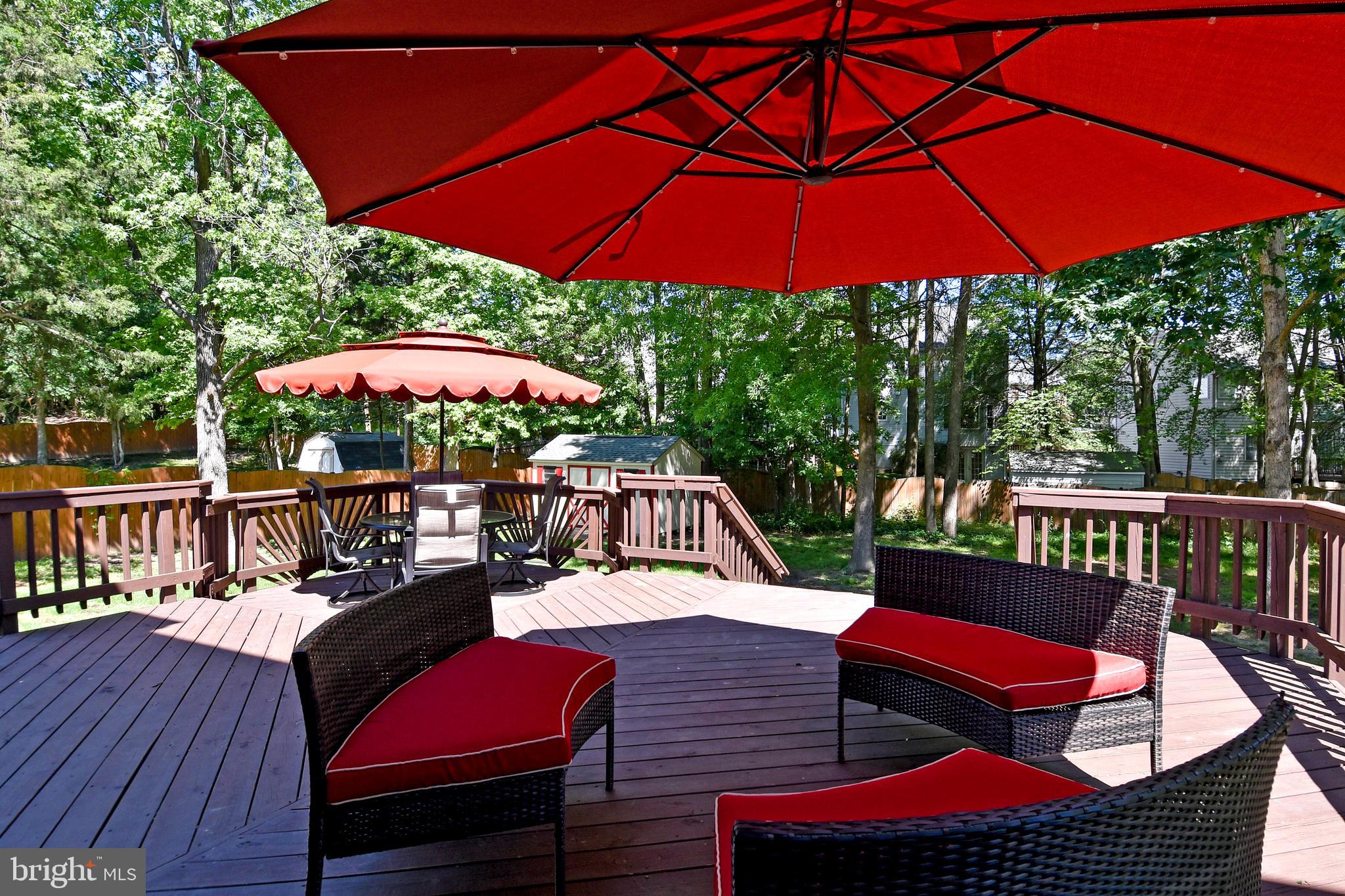 CRYSTAL LAKE - Residential