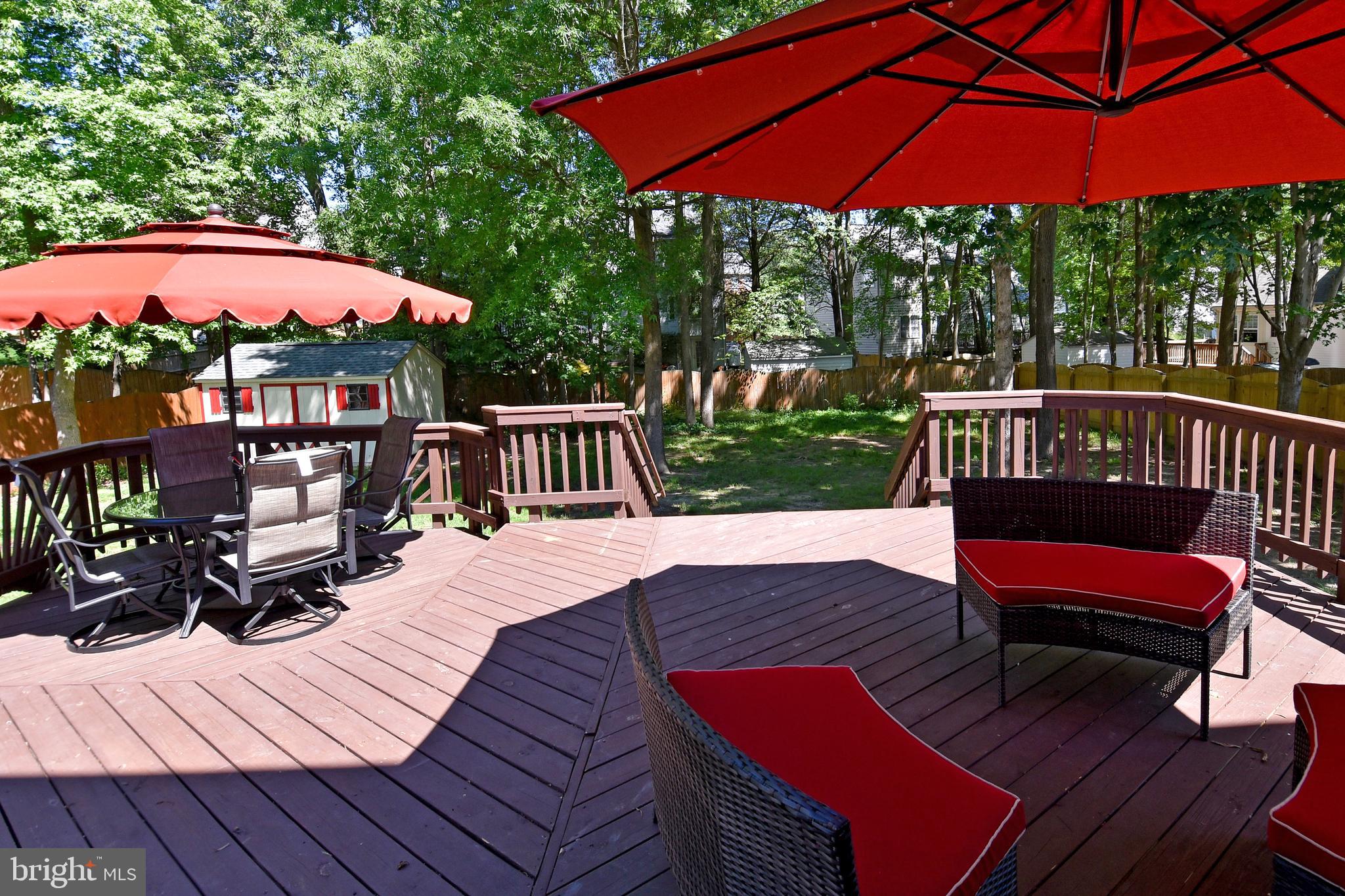 CRYSTAL LAKE - Residential