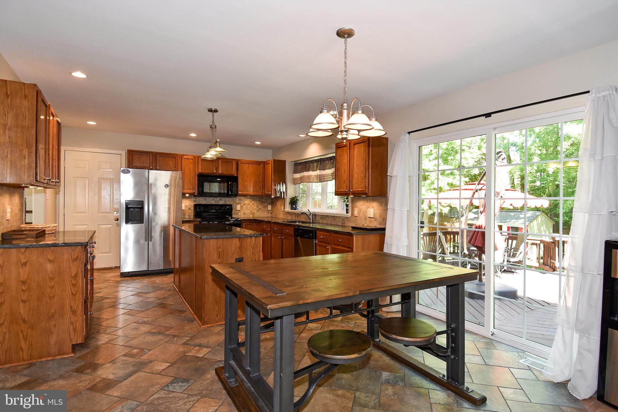 CRYSTAL LAKE - Residential