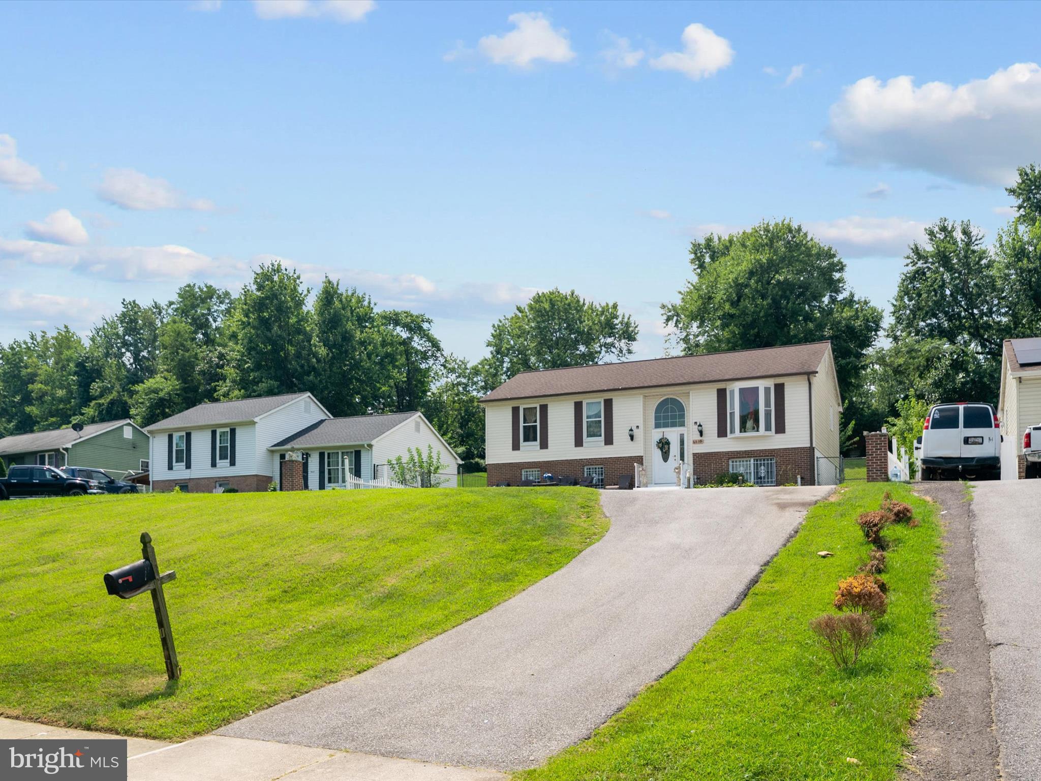 6619 GREENVALE