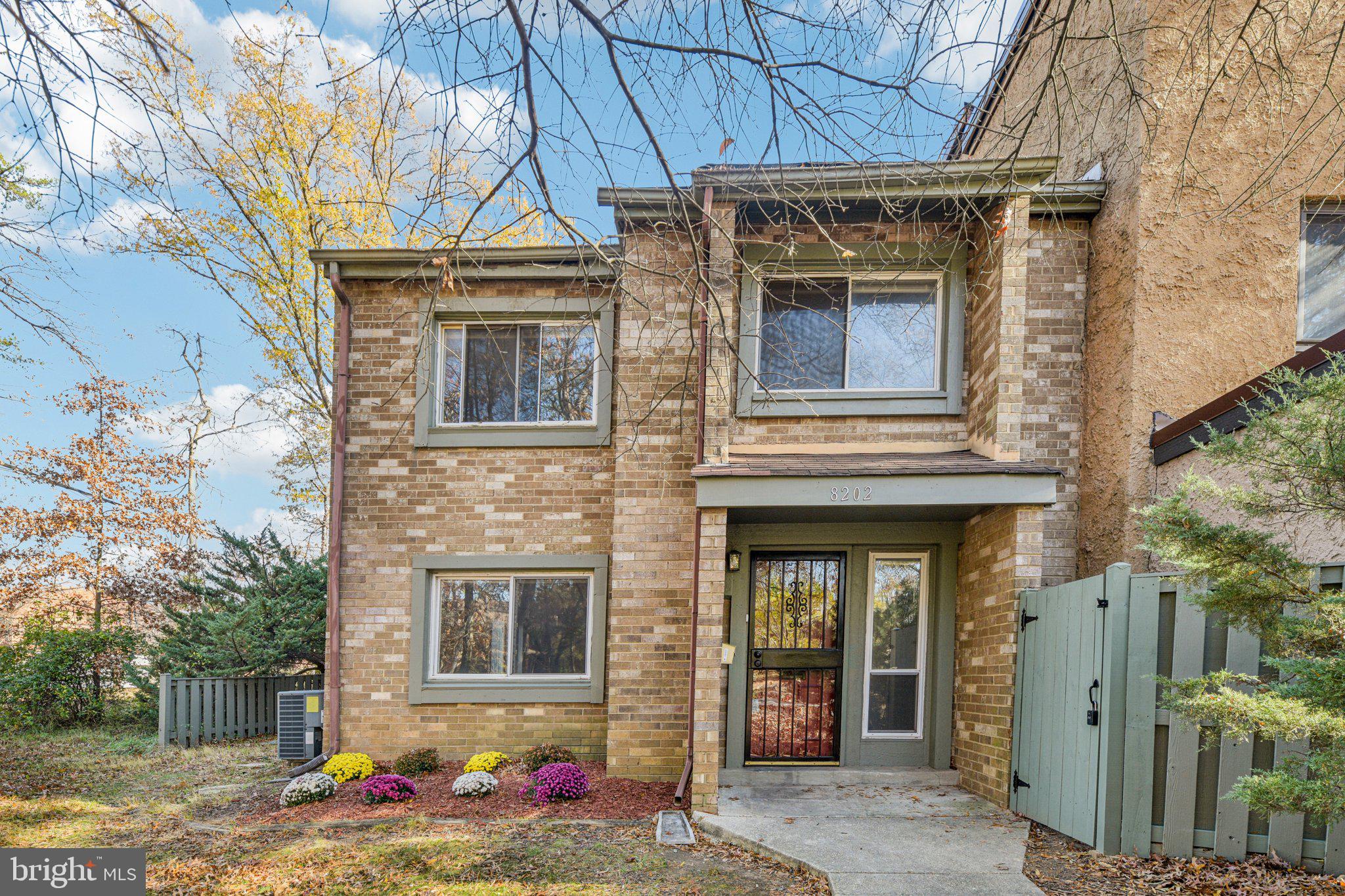 GLEN ORA-PLAT TWO> - Residential