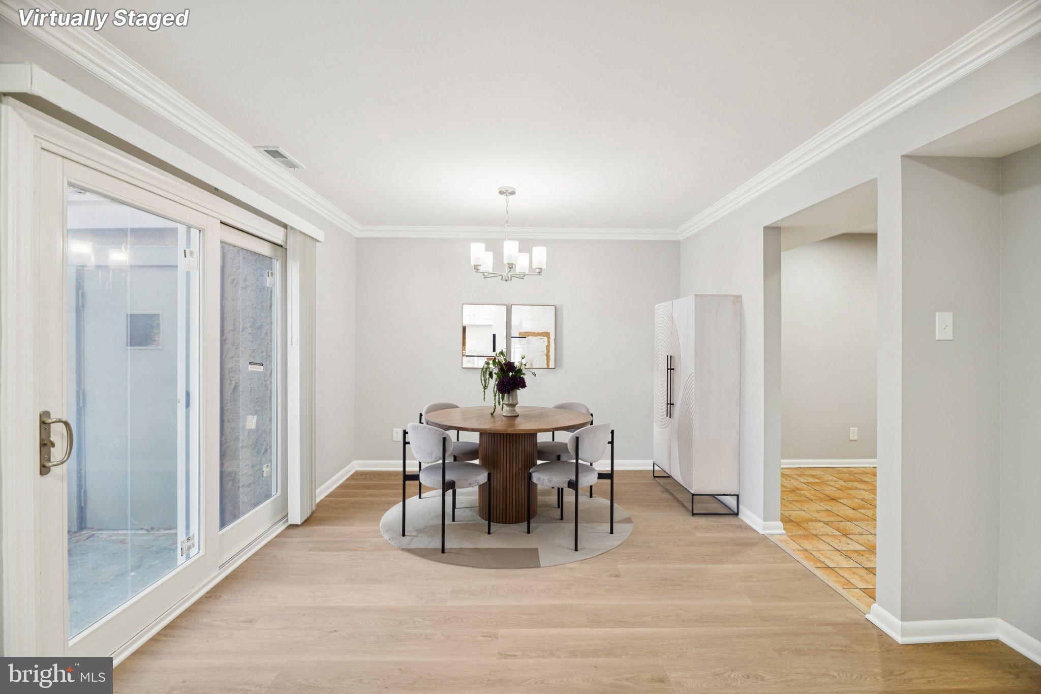 GLEN ORA-PLAT TWO> - Residential