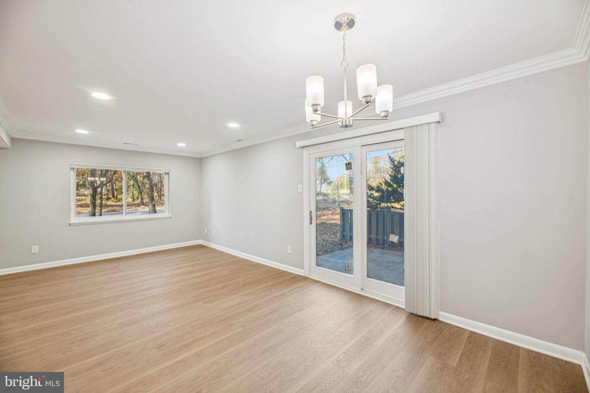 GLEN ORA-PLAT TWO> - Residential