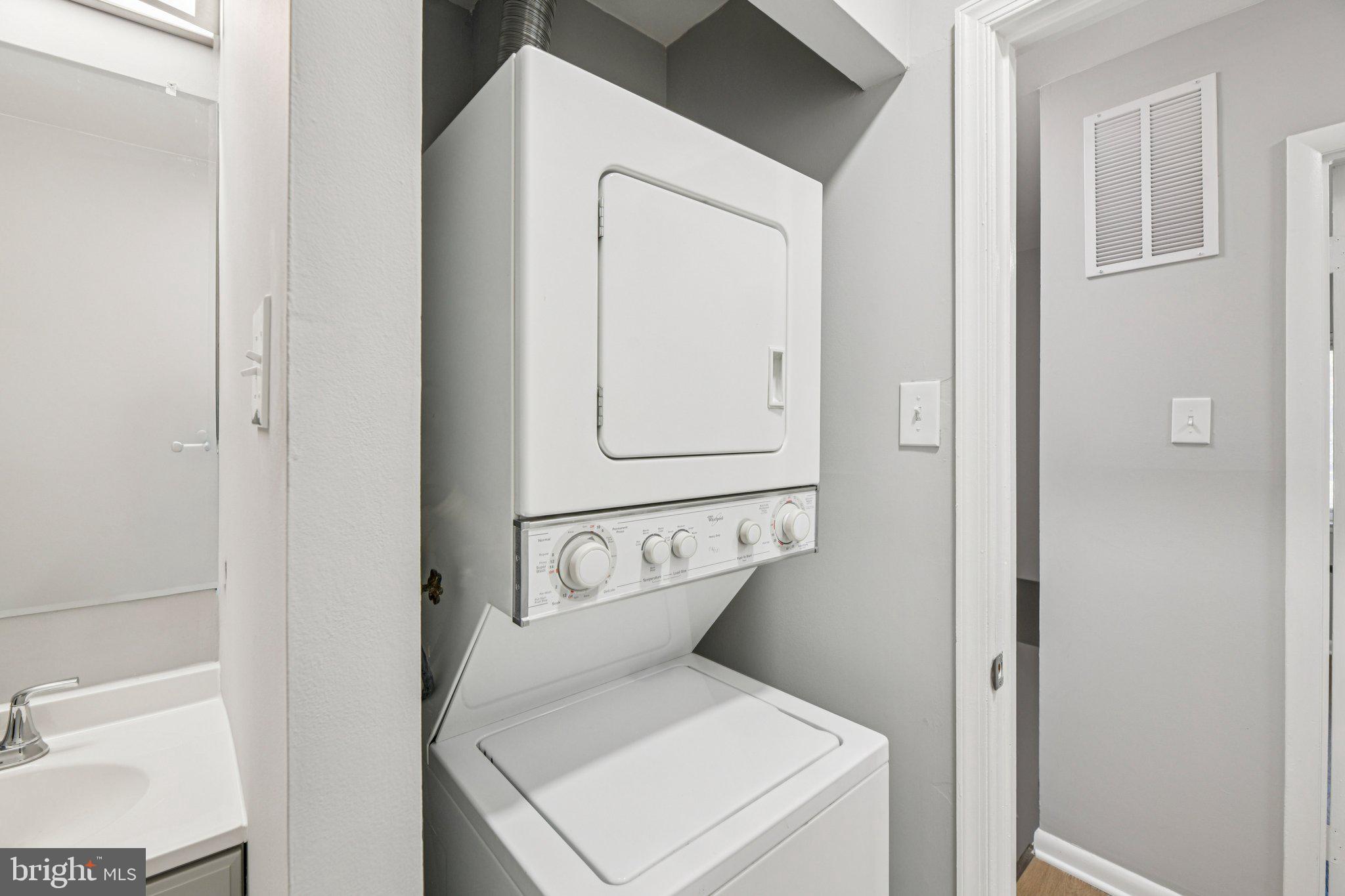 GLEN ORA-PLAT TWO> - Residential