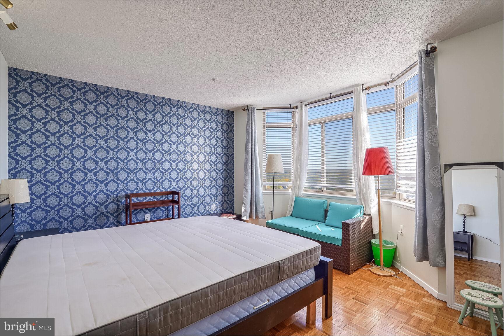 WOODMONT TRIANGLE - Residential Lease