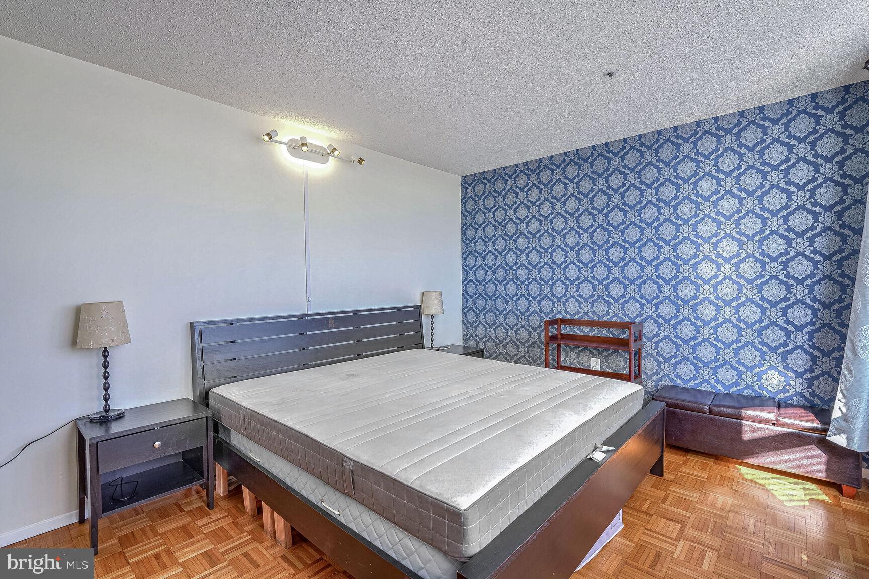 WOODMONT TRIANGLE - Residential Lease