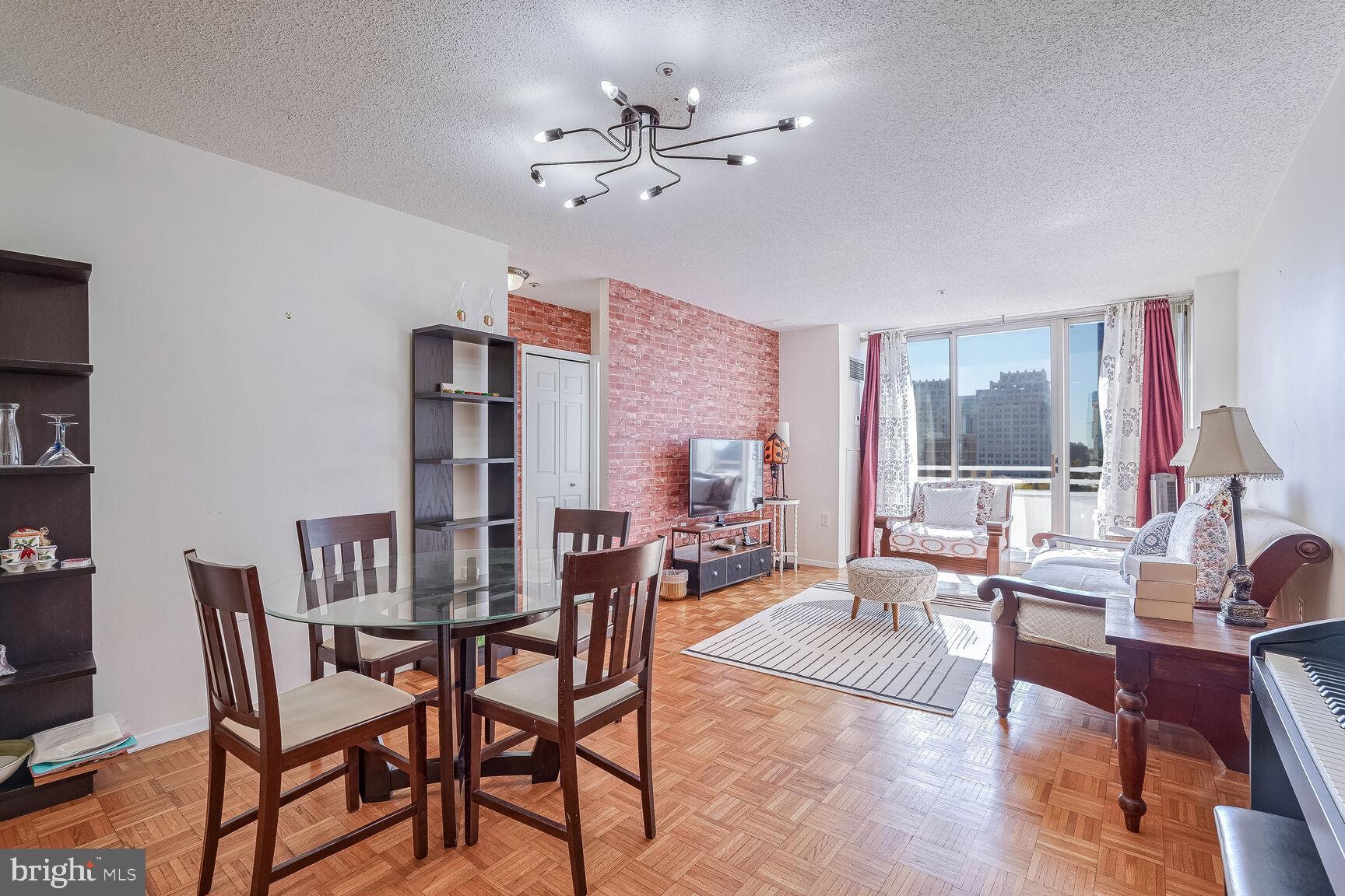 WOODMONT TRIANGLE - Residential Lease