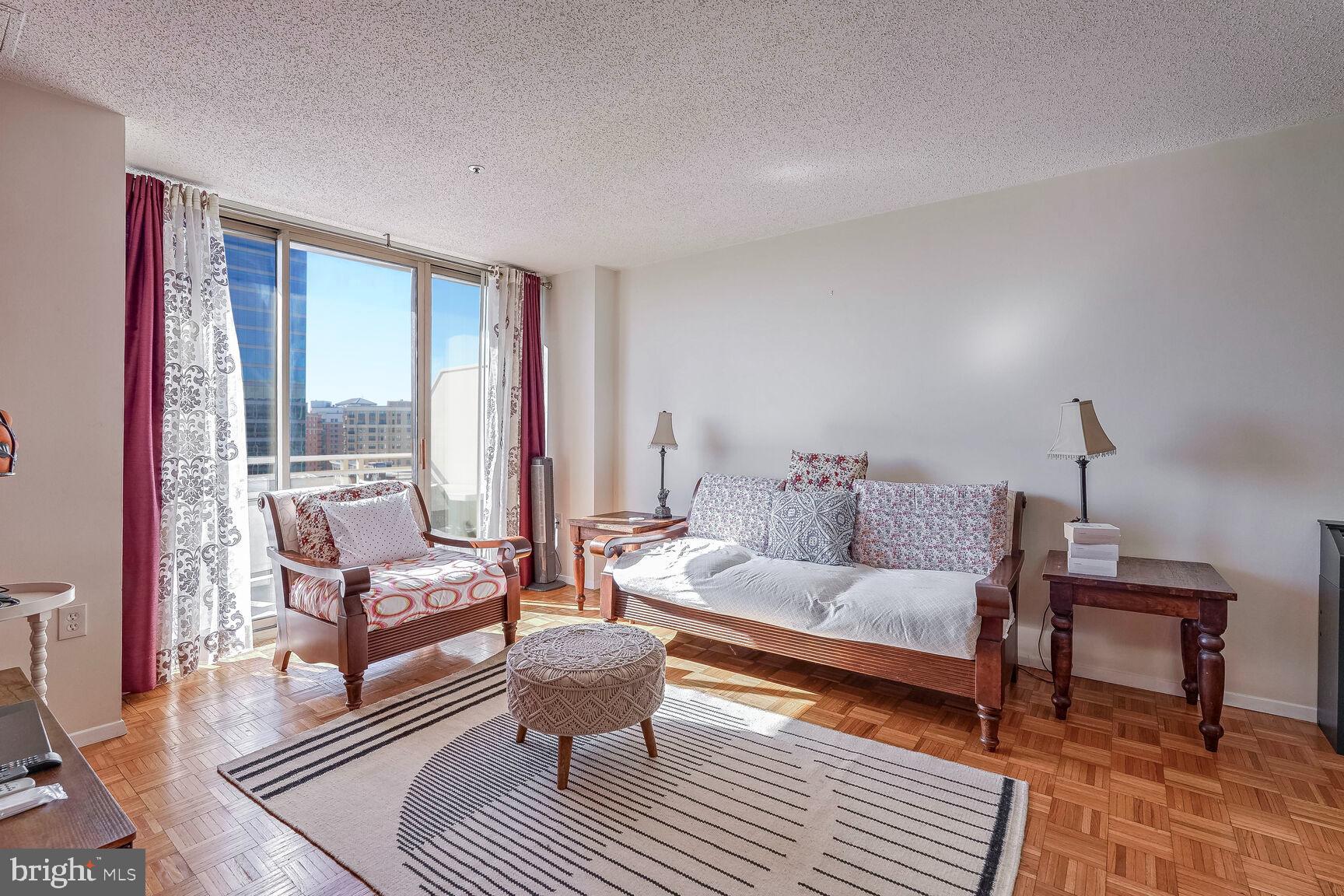 WOODMONT TRIANGLE - Residential Lease