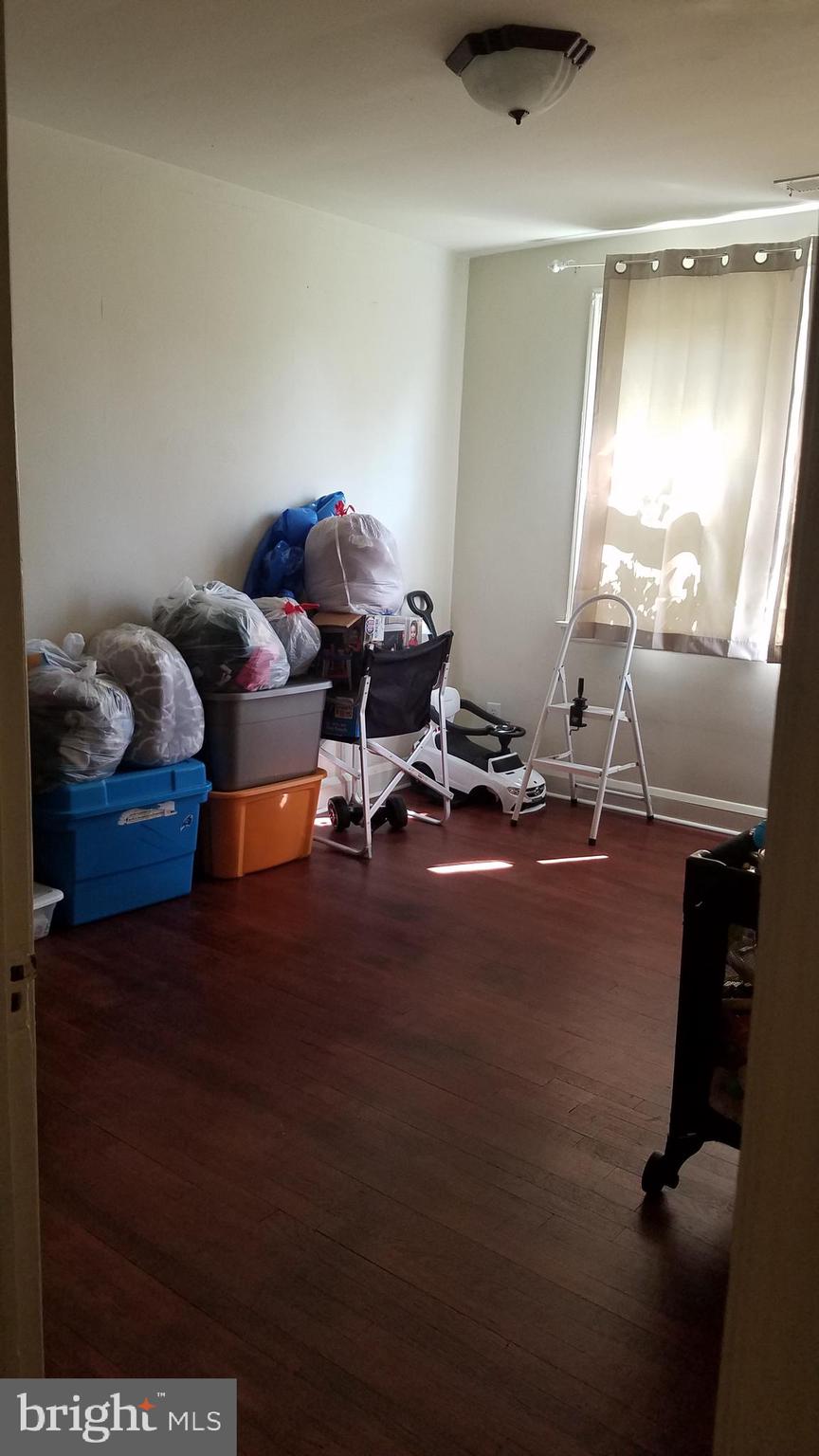 LAKE WALKER - Residential Lease