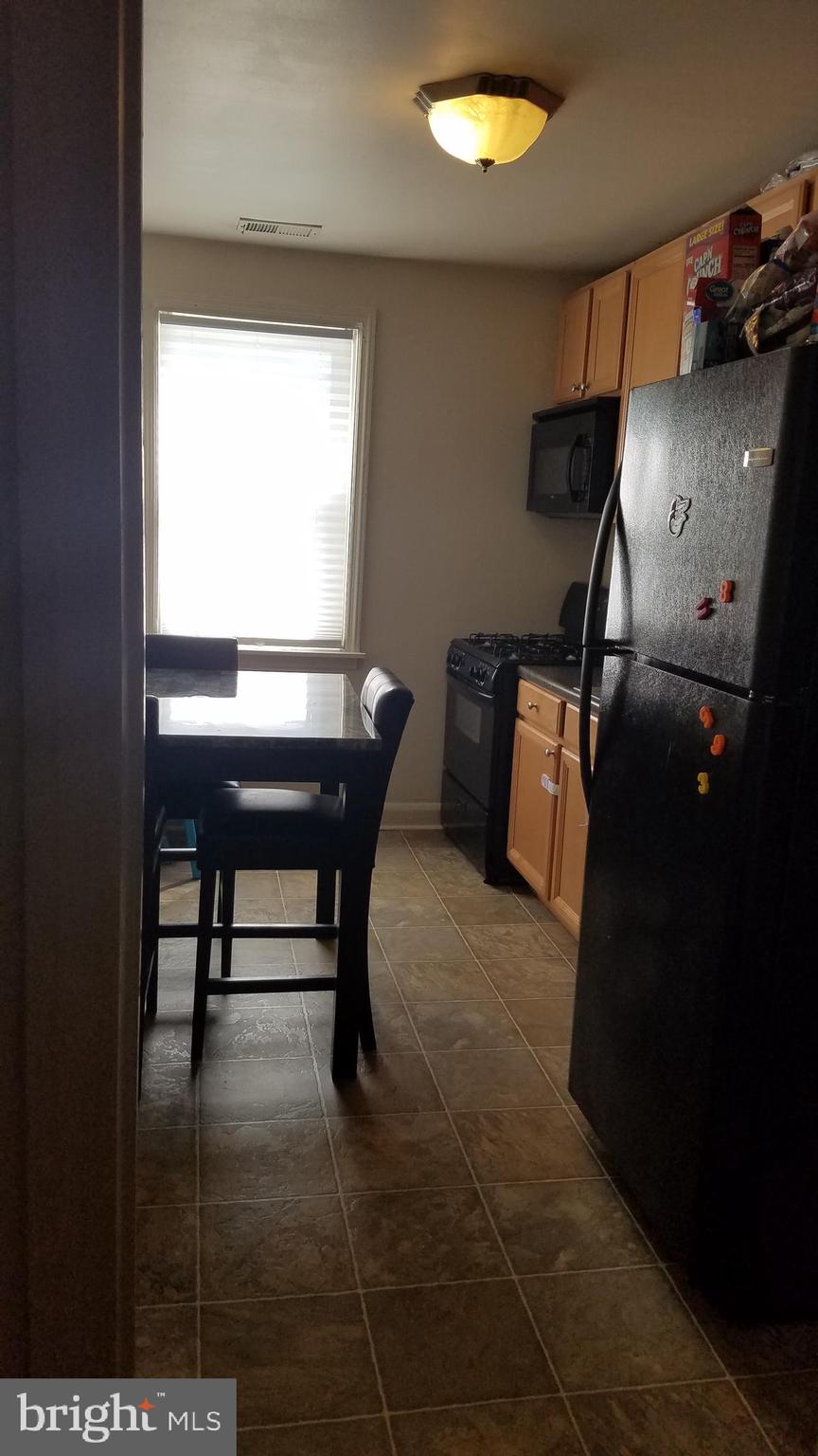 LAKE WALKER - Residential Lease