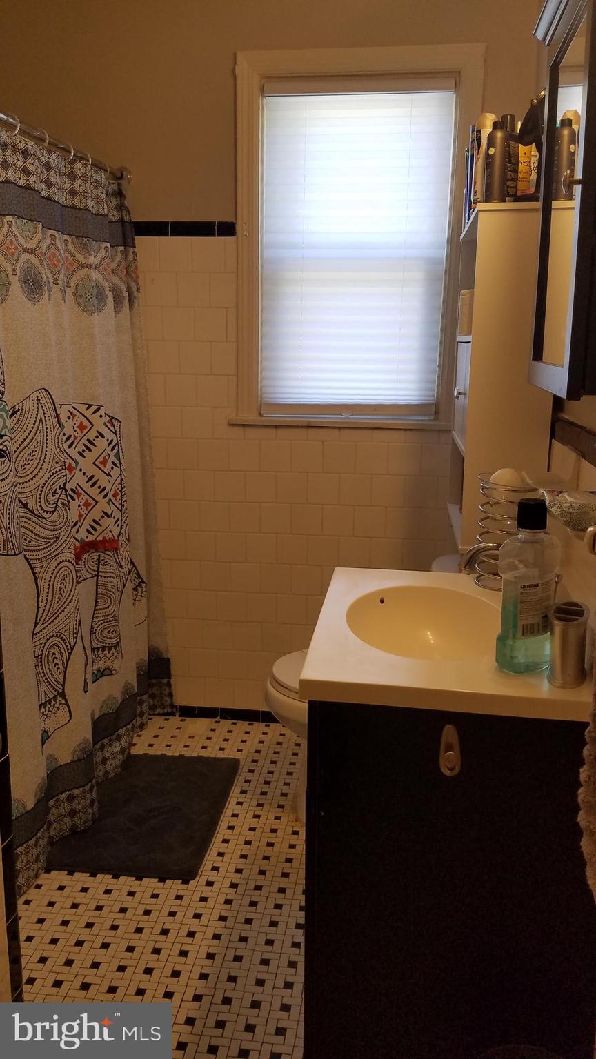 LAKE WALKER - Residential Lease