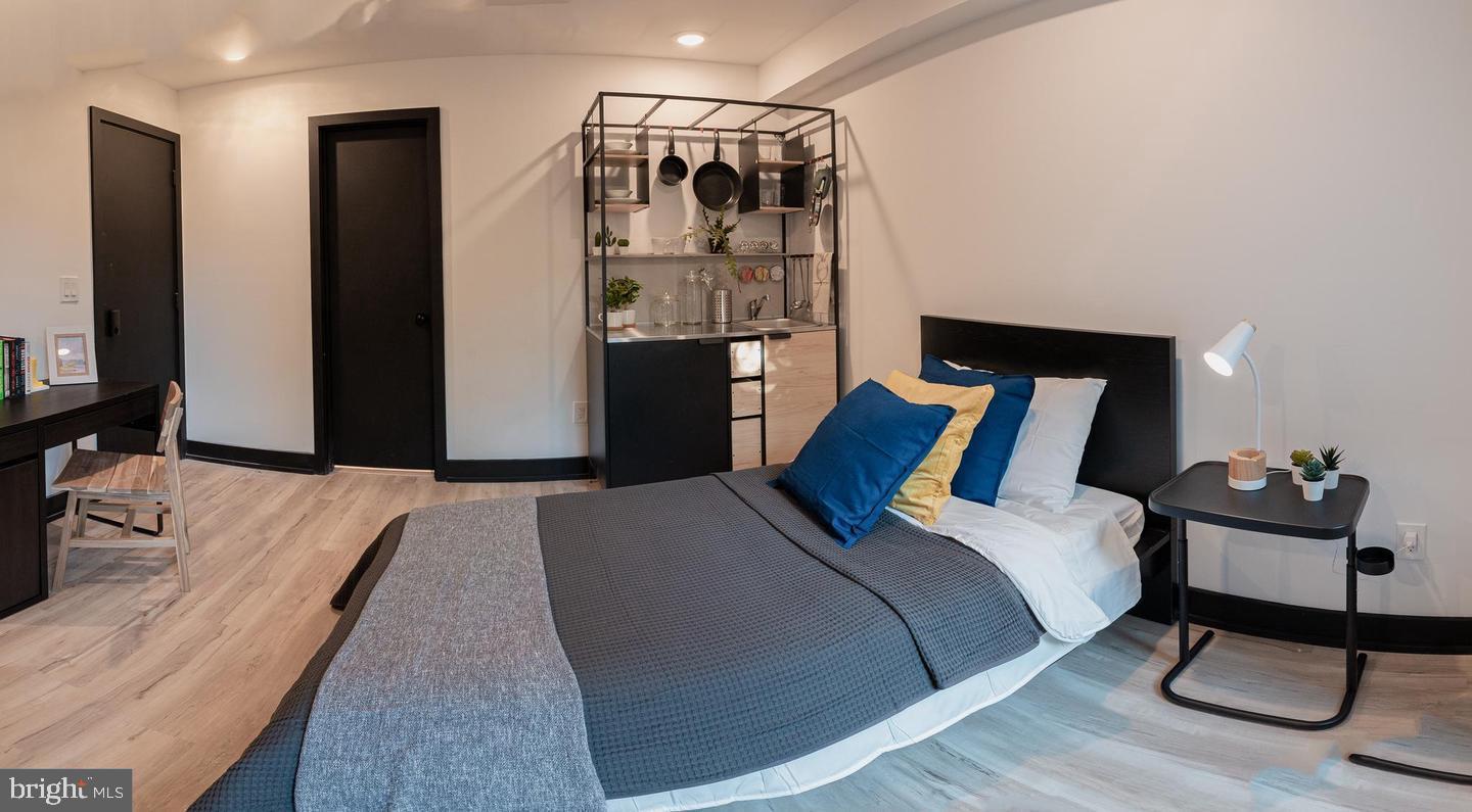 TEMPLE UNIVERSITY - Residential Lease