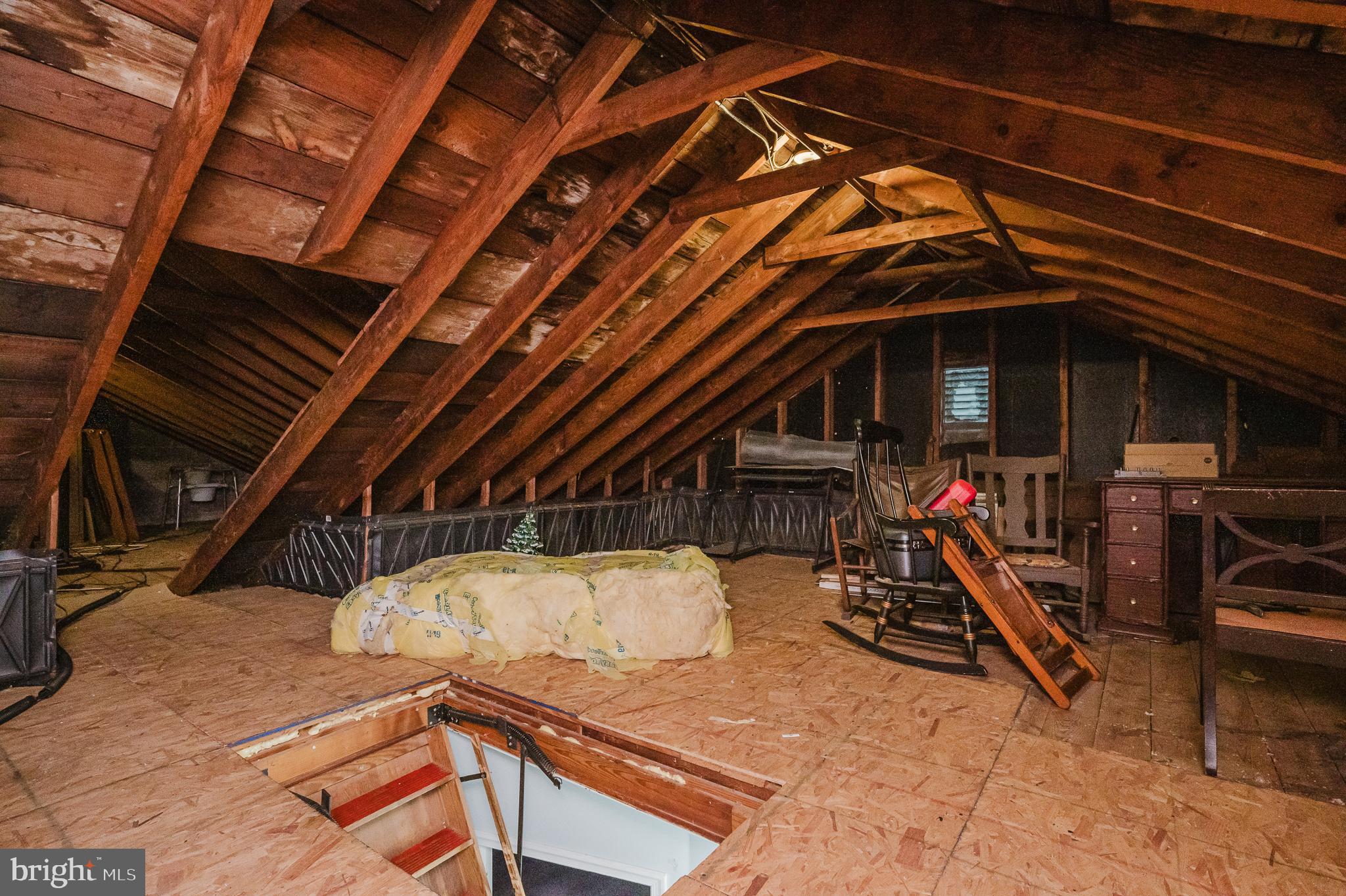 GRAY MANOR - Residential