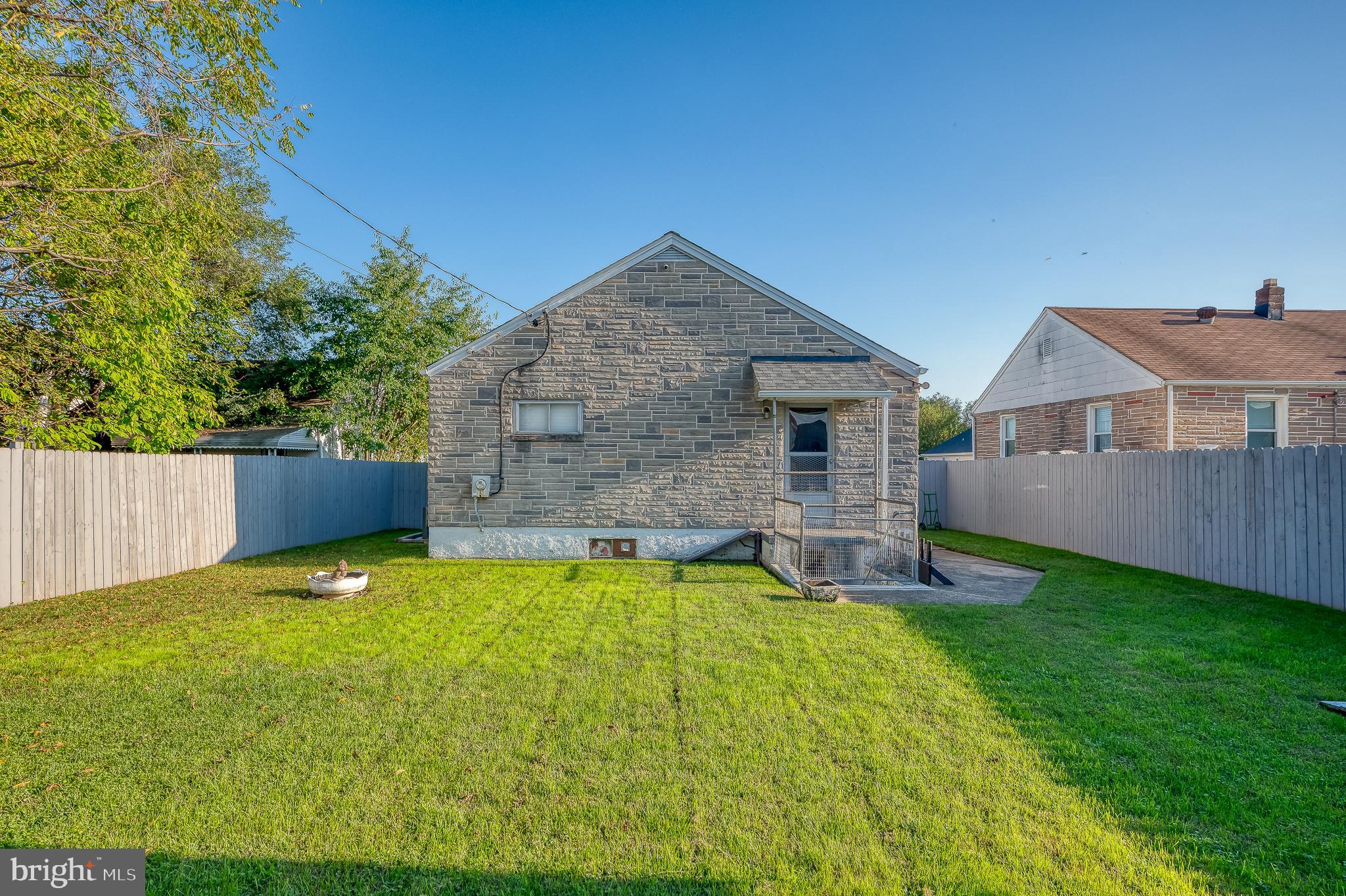 GRAY MANOR - Residential