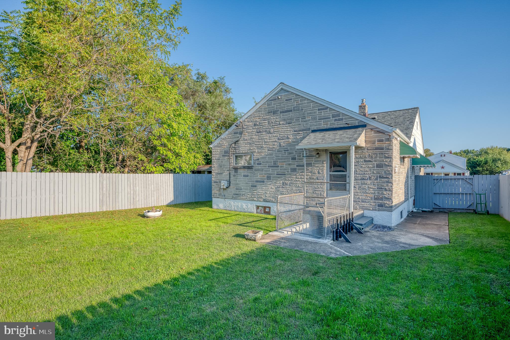 GRAY MANOR - Residential