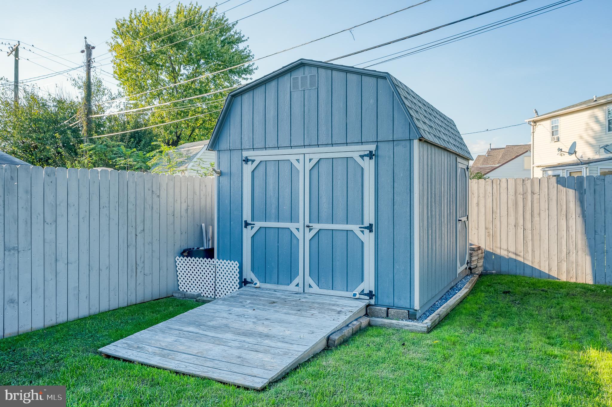 GRAY MANOR - Residential