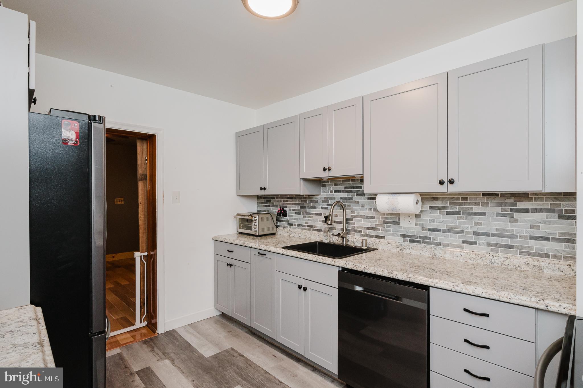 GRAY MANOR - Residential