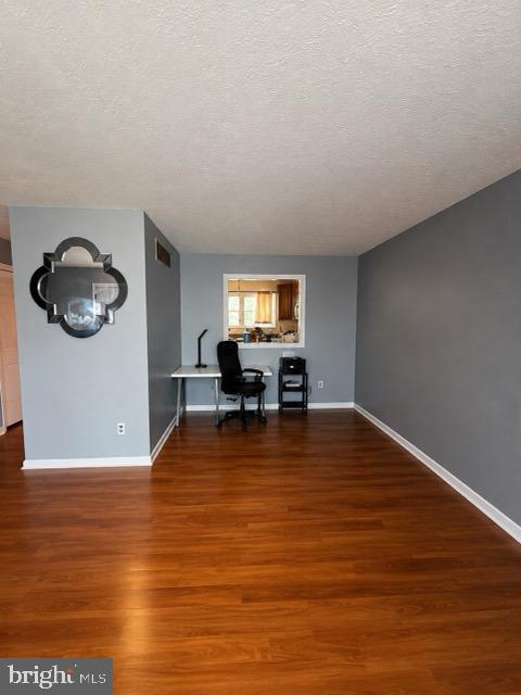 1226 HOLMESPUN DRIVE