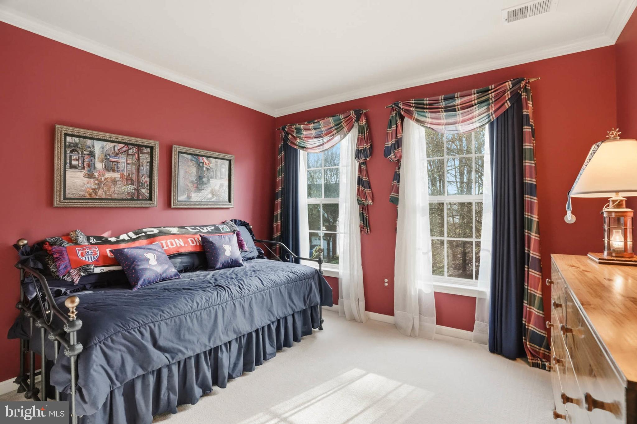 RUSSETT - Residential