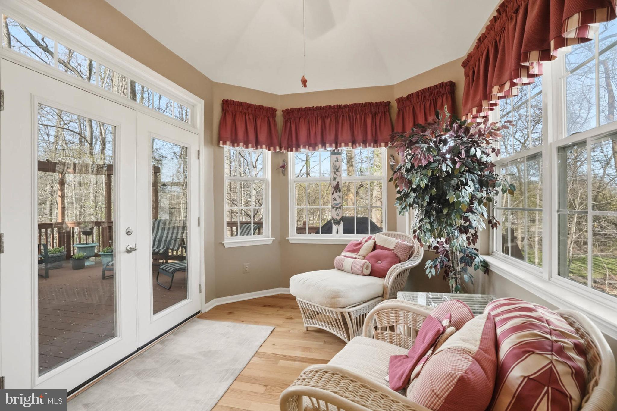 RUSSETT - Residential