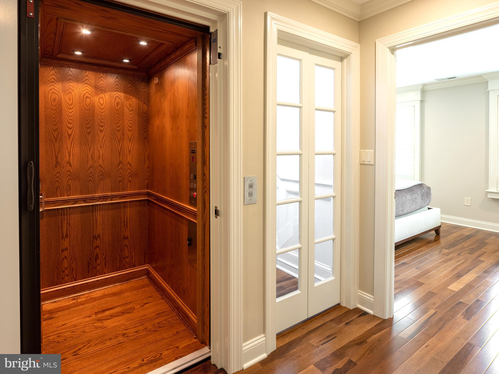 CANAL STREET - Residential